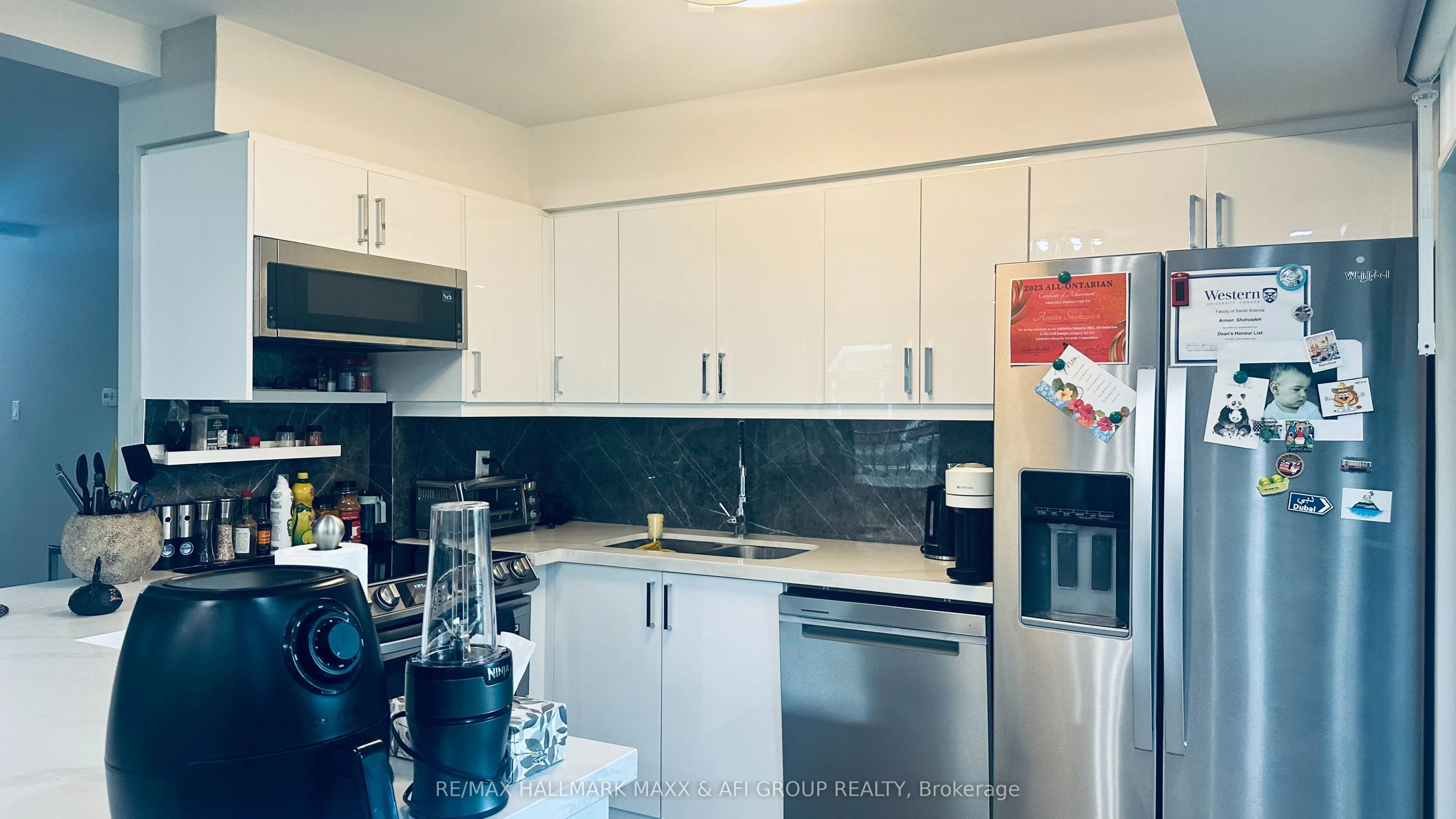 15390 Yonge Street #201