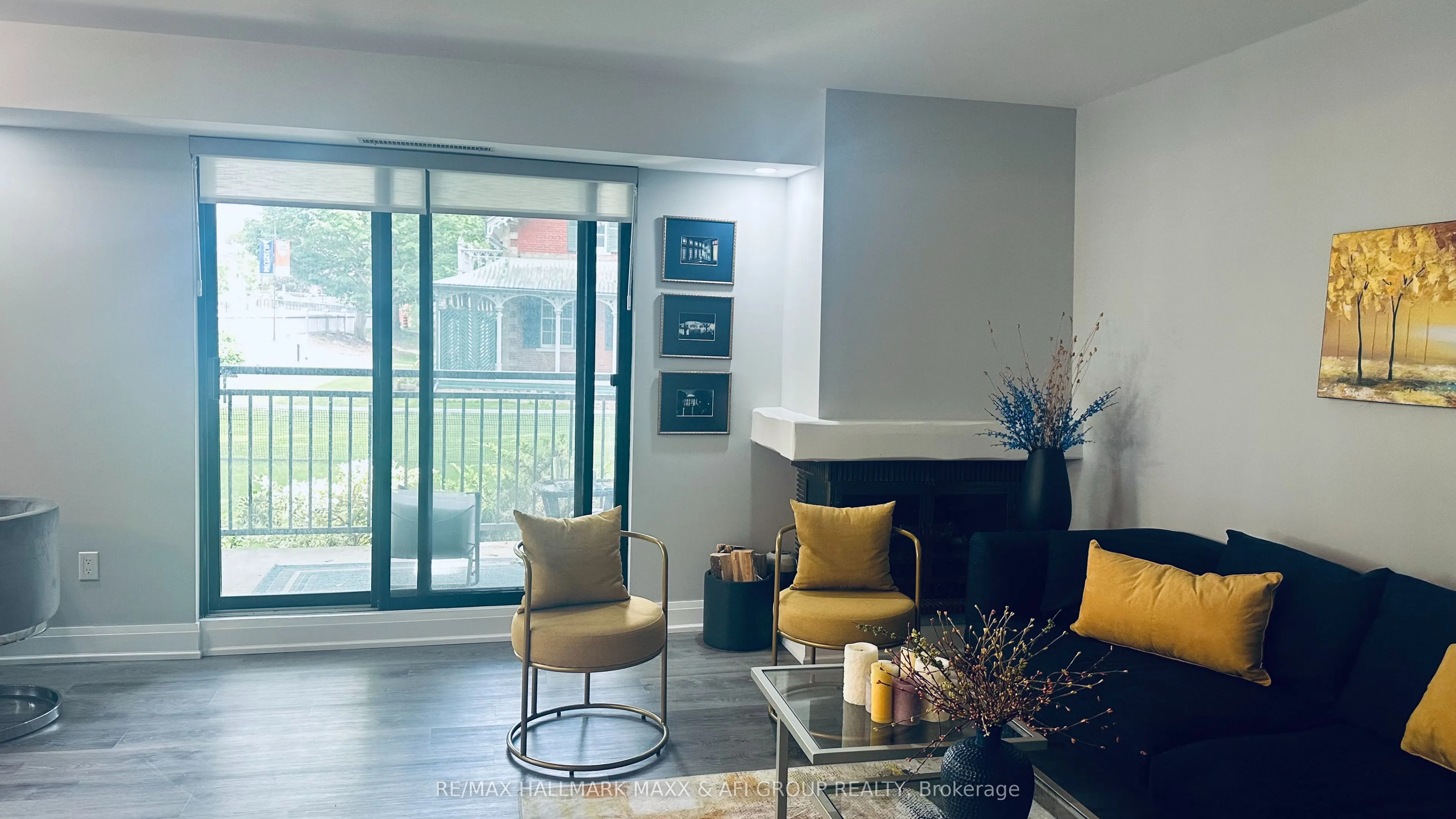 15390 Yonge Street #201