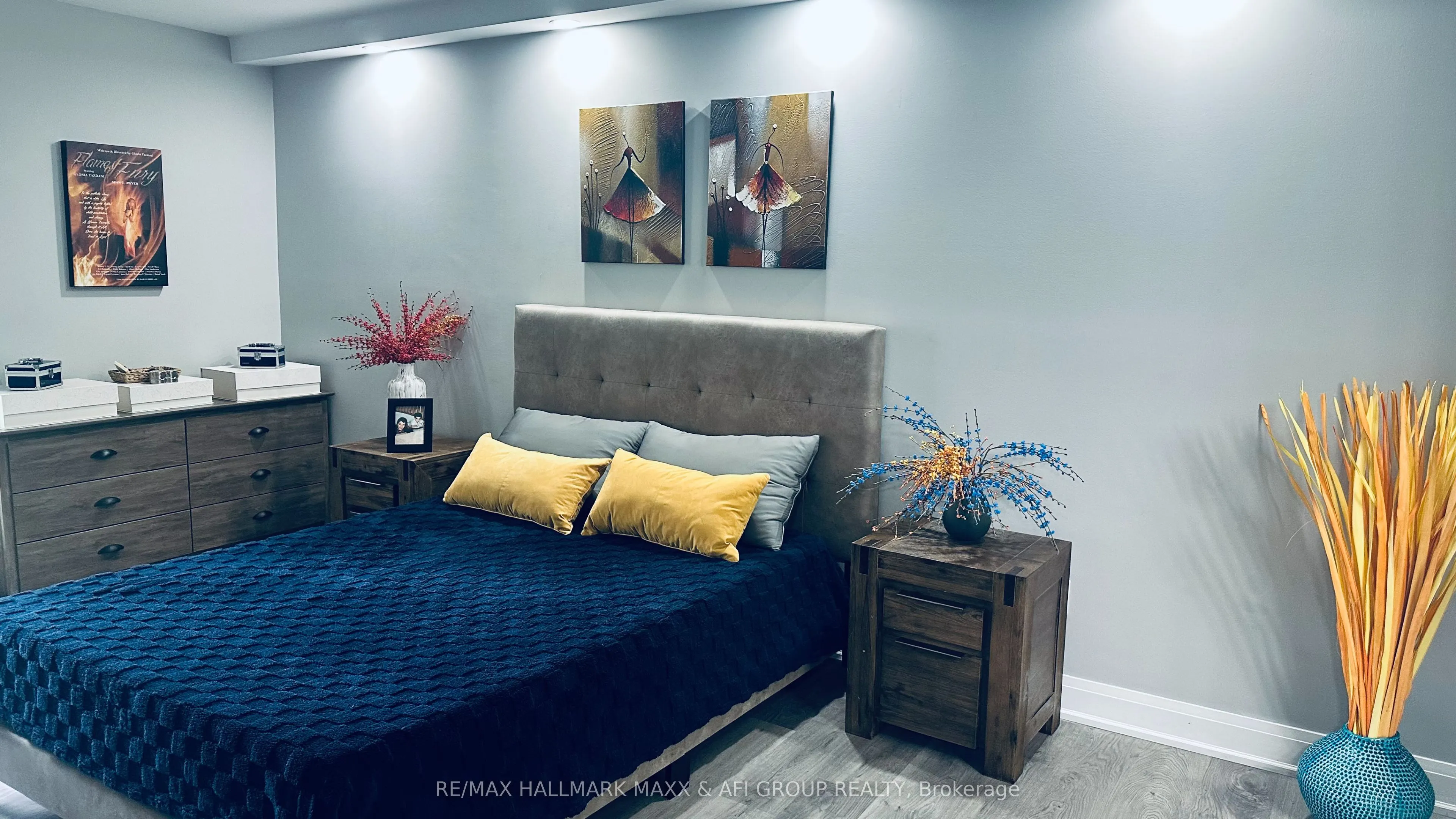 15390 Yonge Street #201