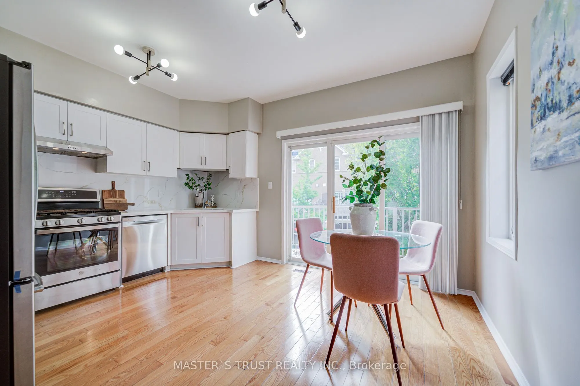 23 Observatory Lane #272
