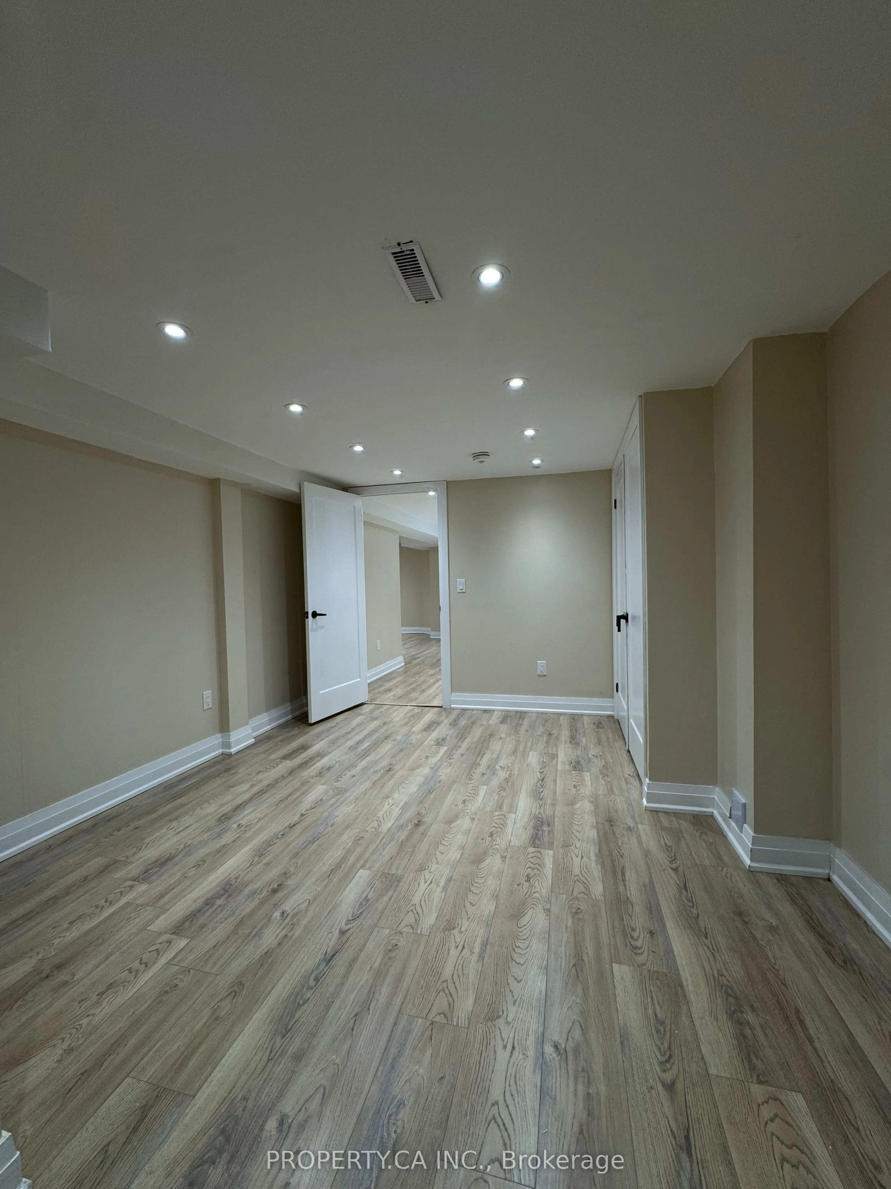 746 Leslie Valley Drive #Lower