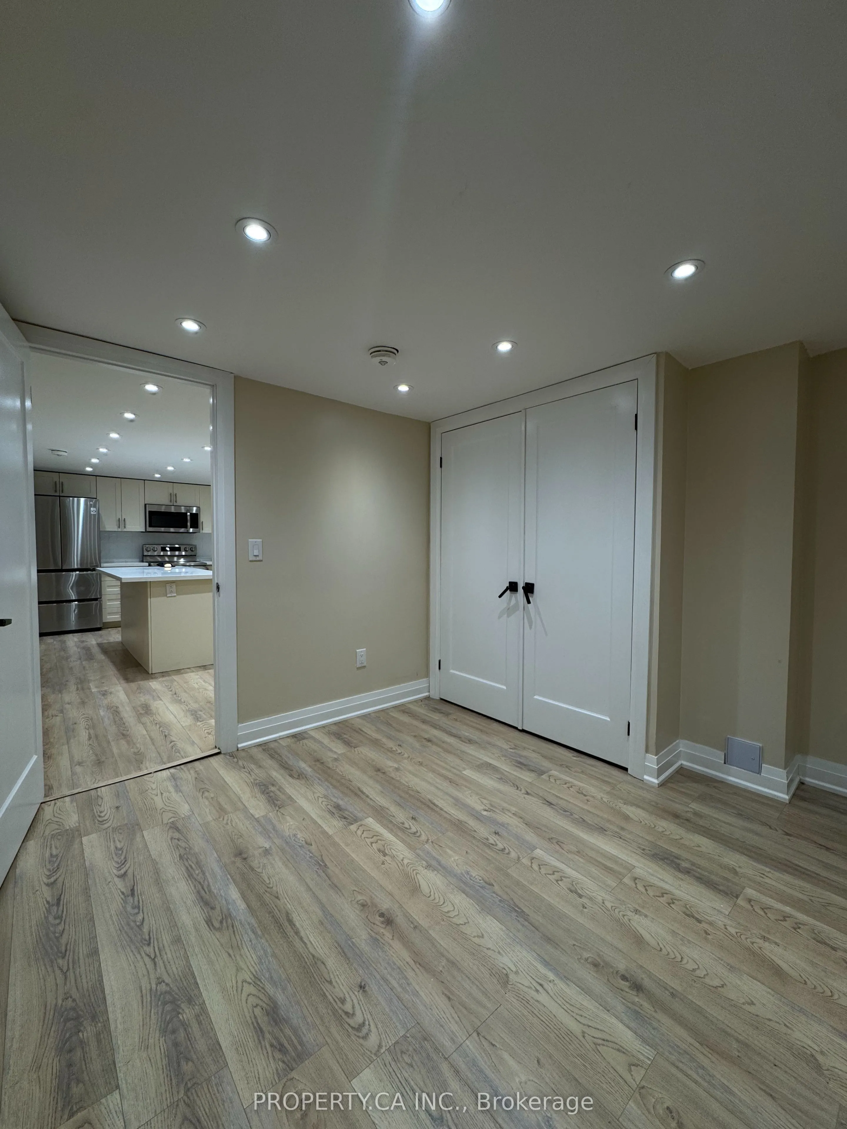 746 Leslie Valley Drive #Lower