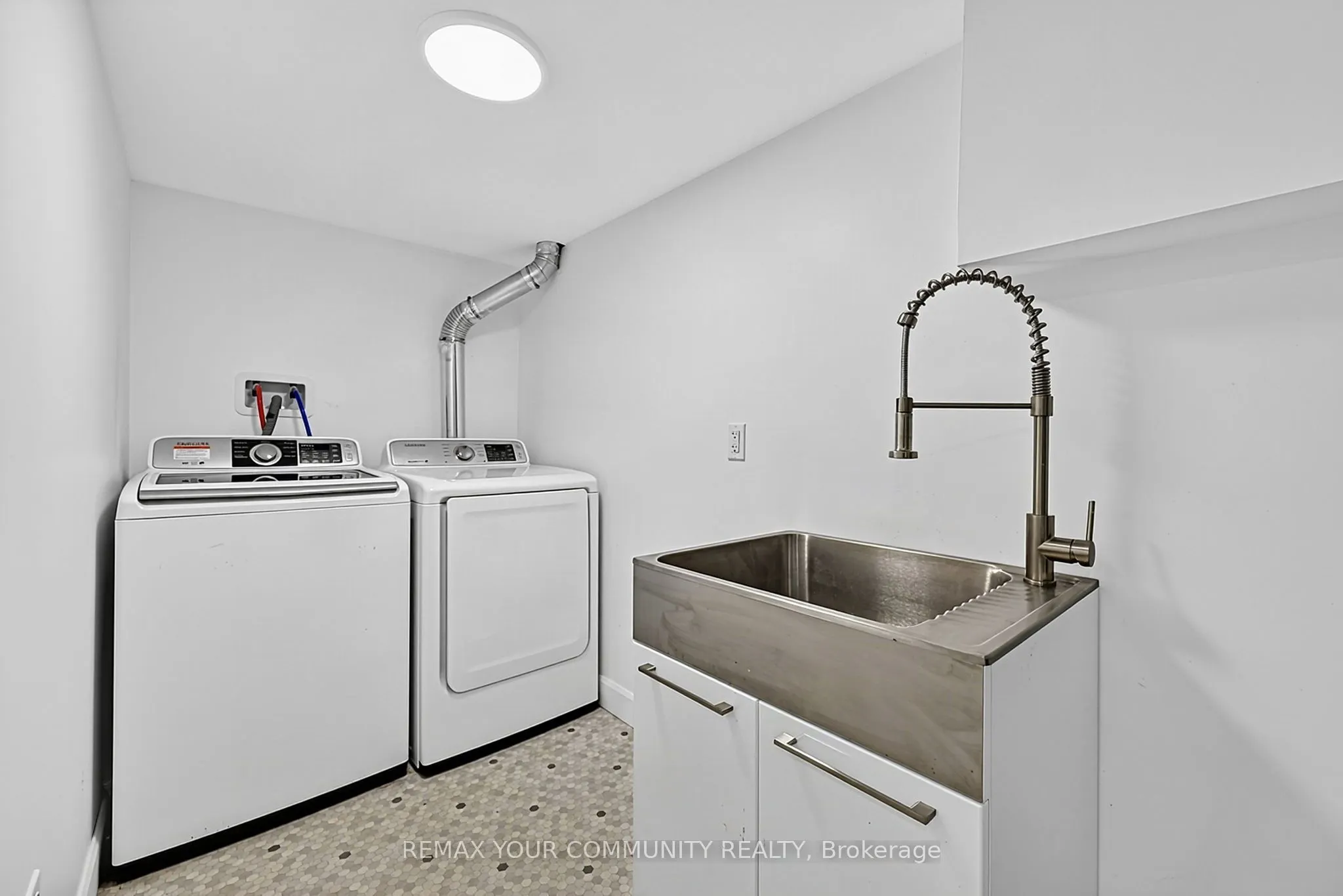 239 Sunset Crescent