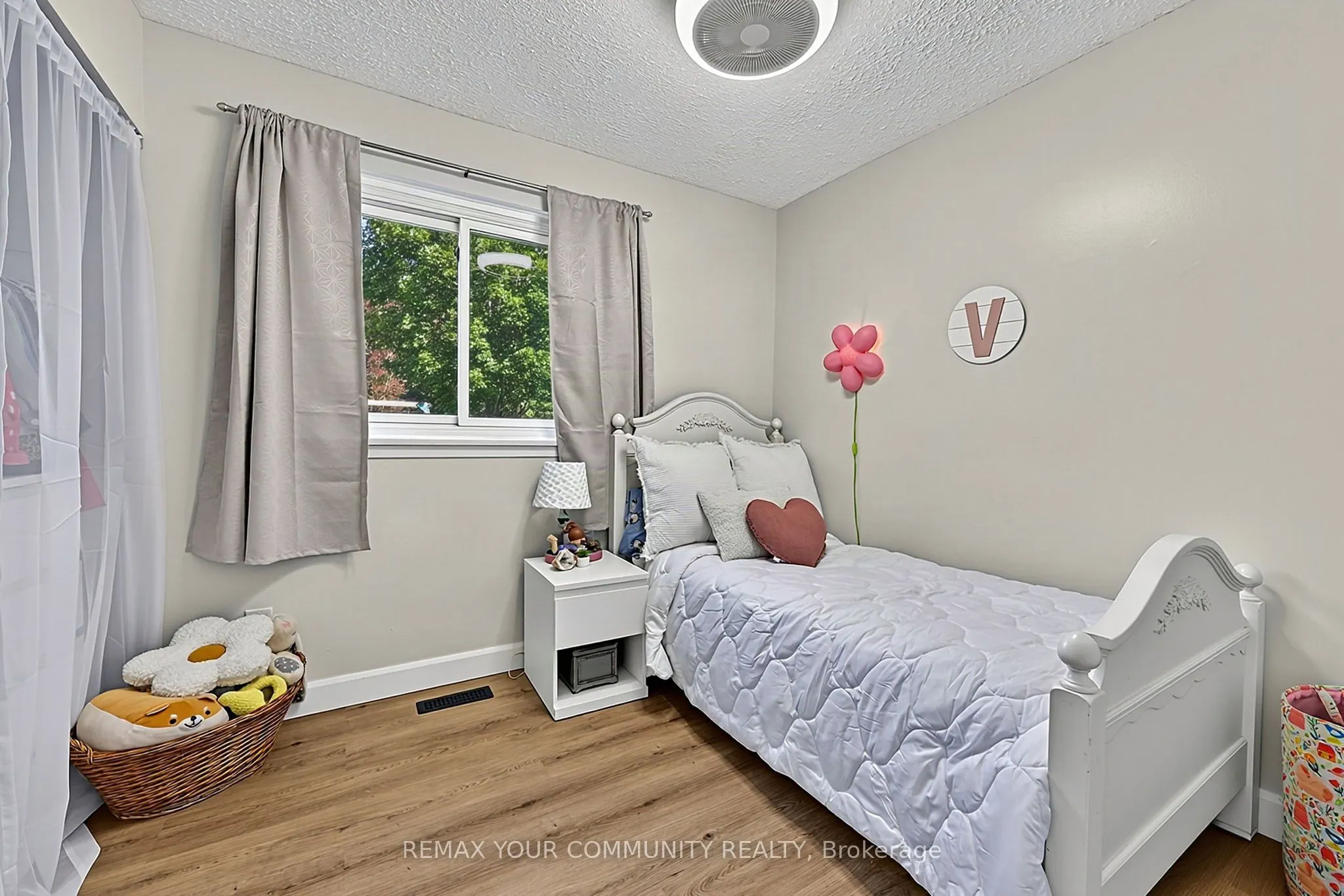 239 Sunset Crescent