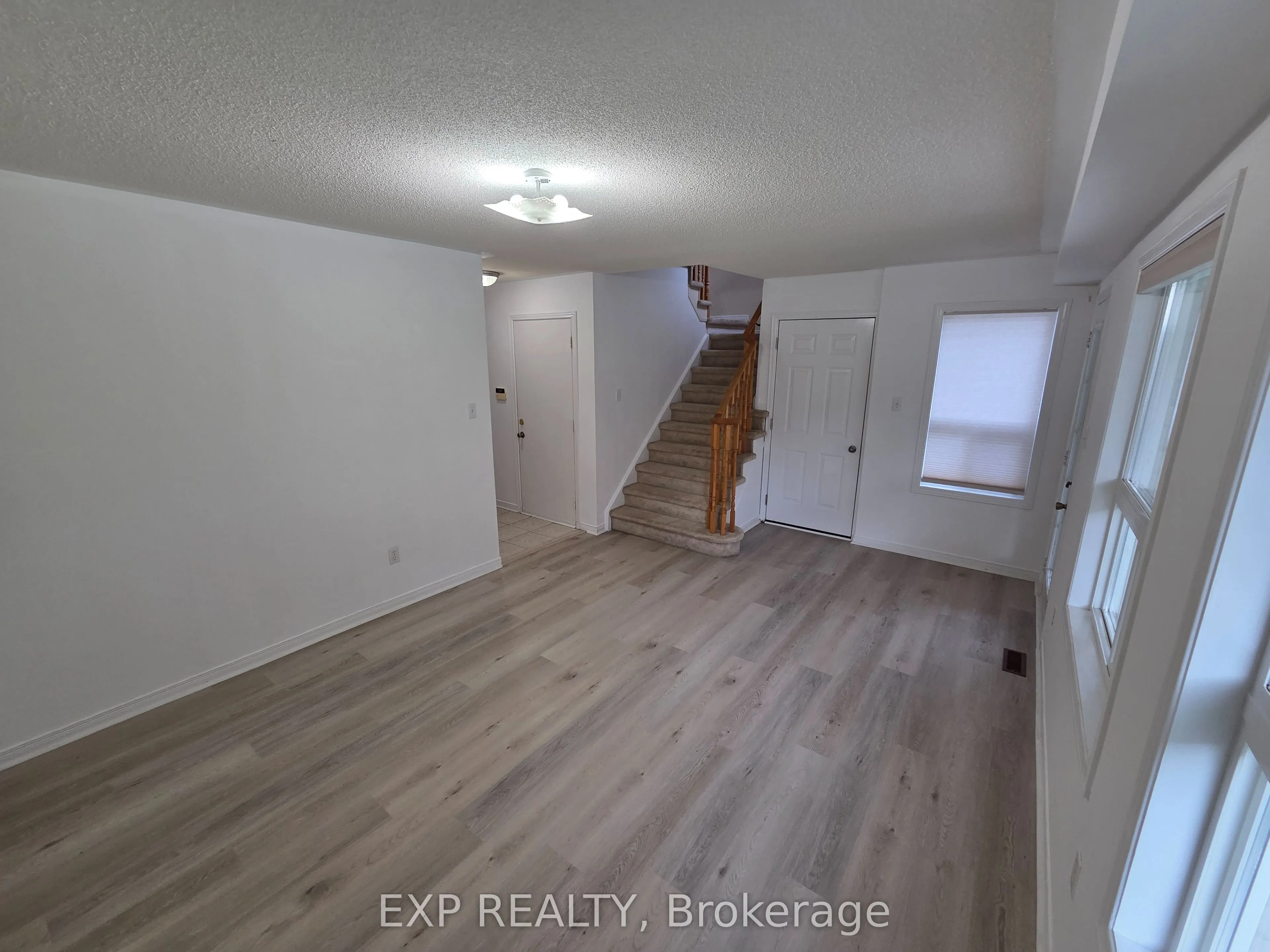 384 Flagstone Way #Upper