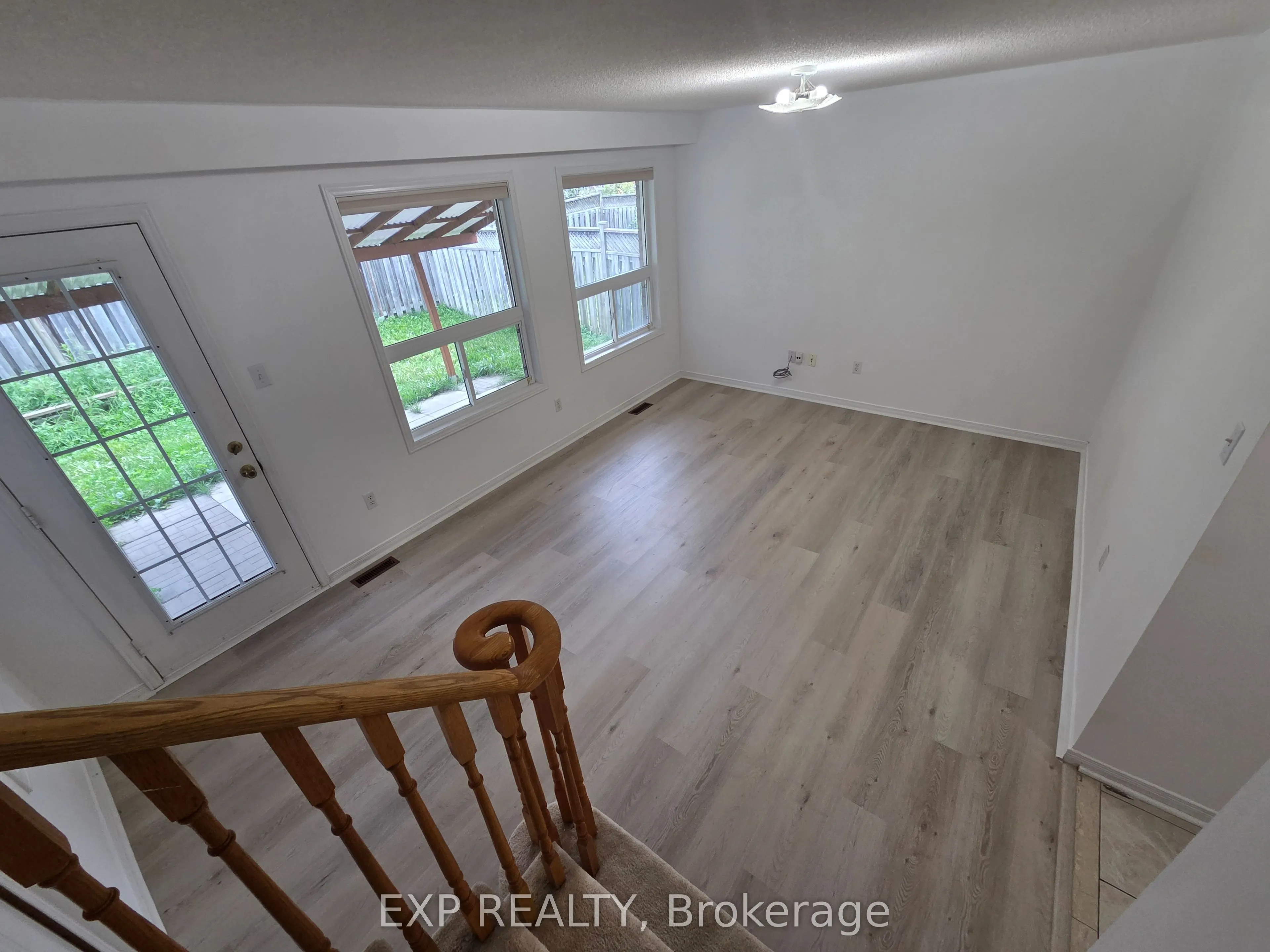 384 Flagstone Way #Upper