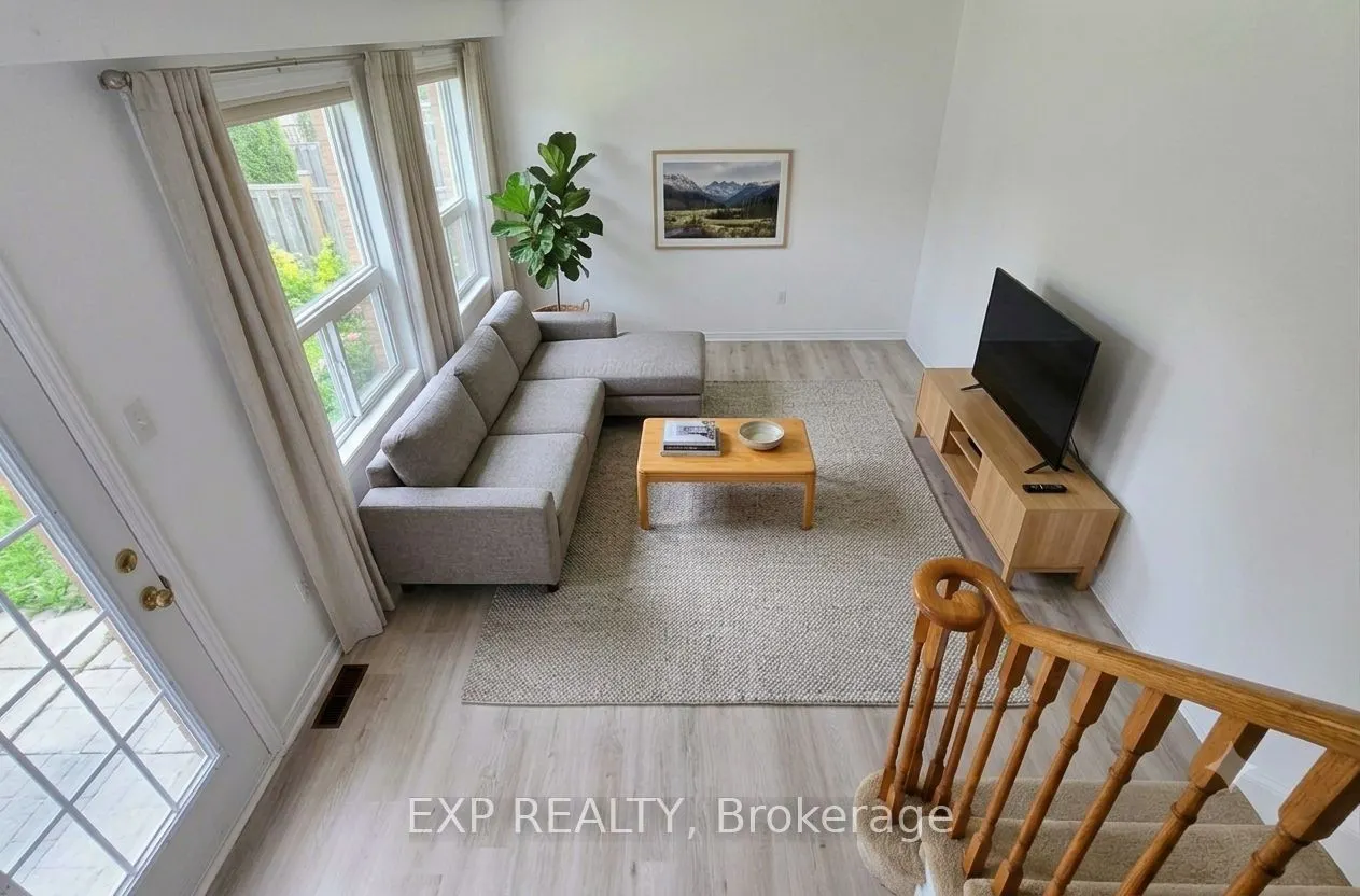 384 Flagstone Way #Upper
