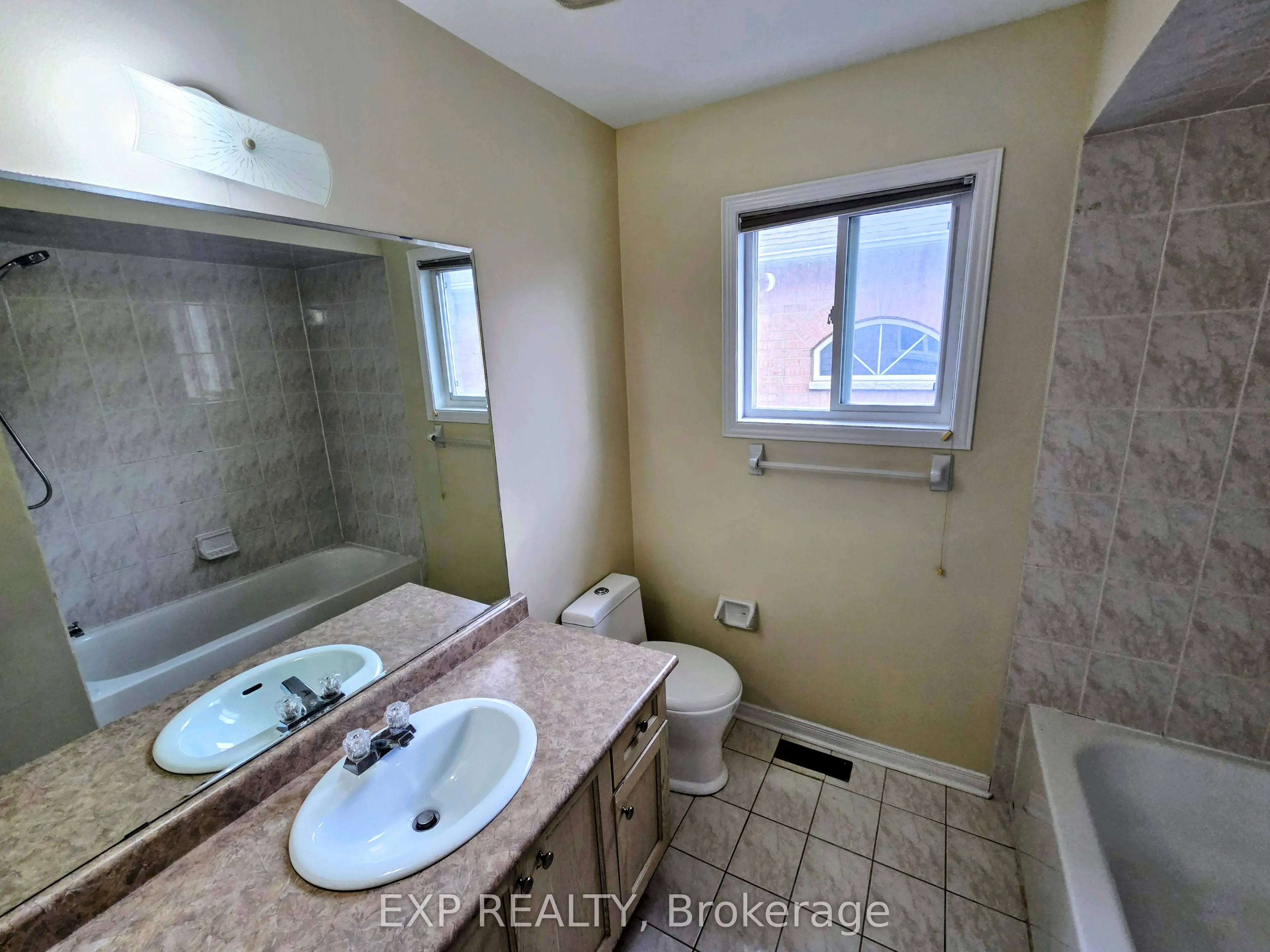 384 Flagstone Way #Upper