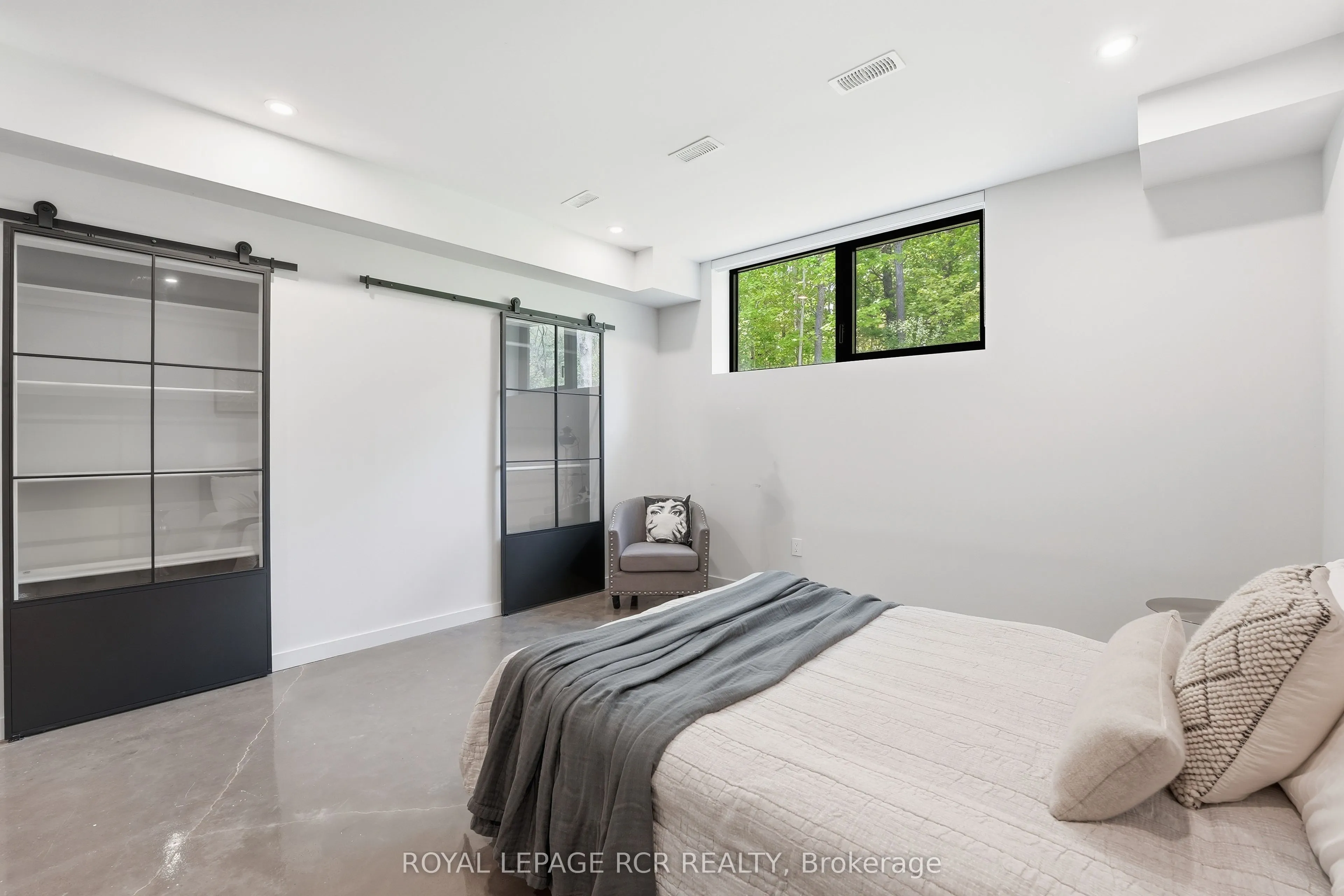 3404 Vivian Road