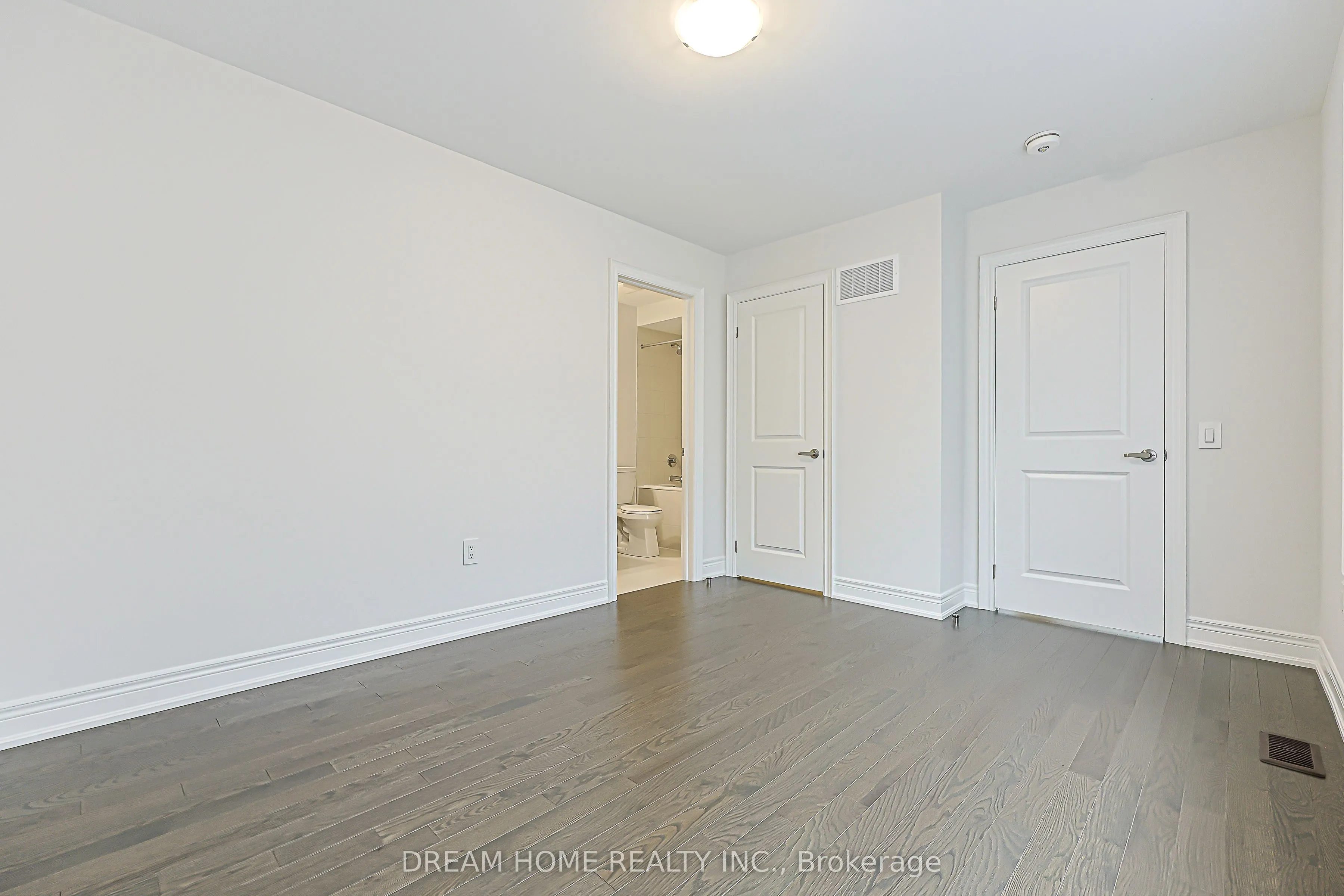 16 Fair Winds Lane