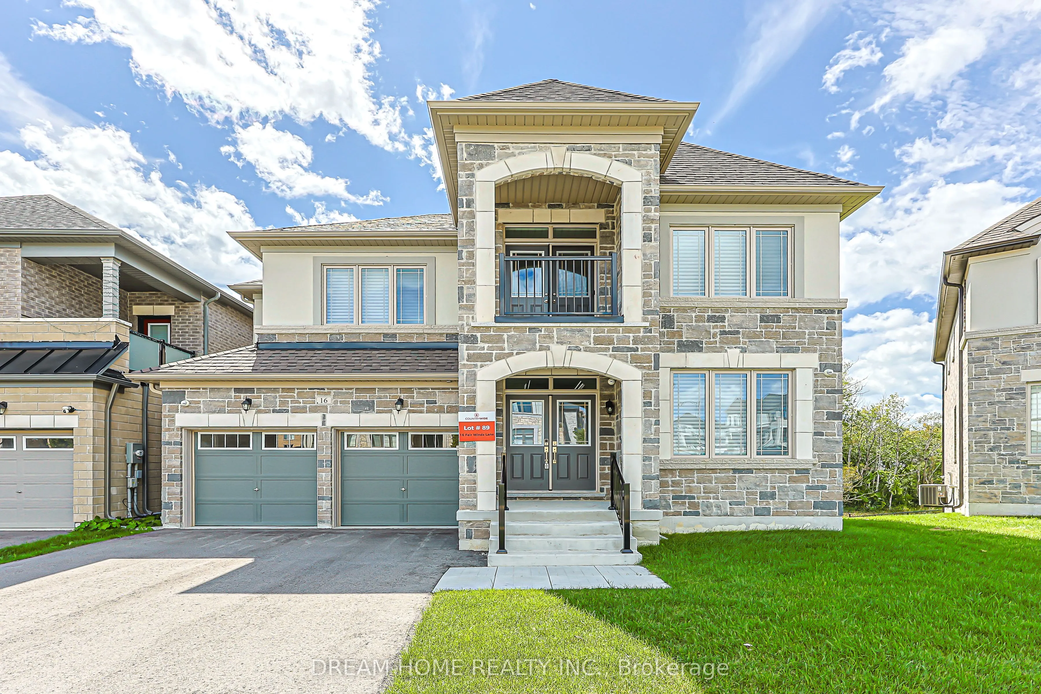 16 Fair Winds Lane