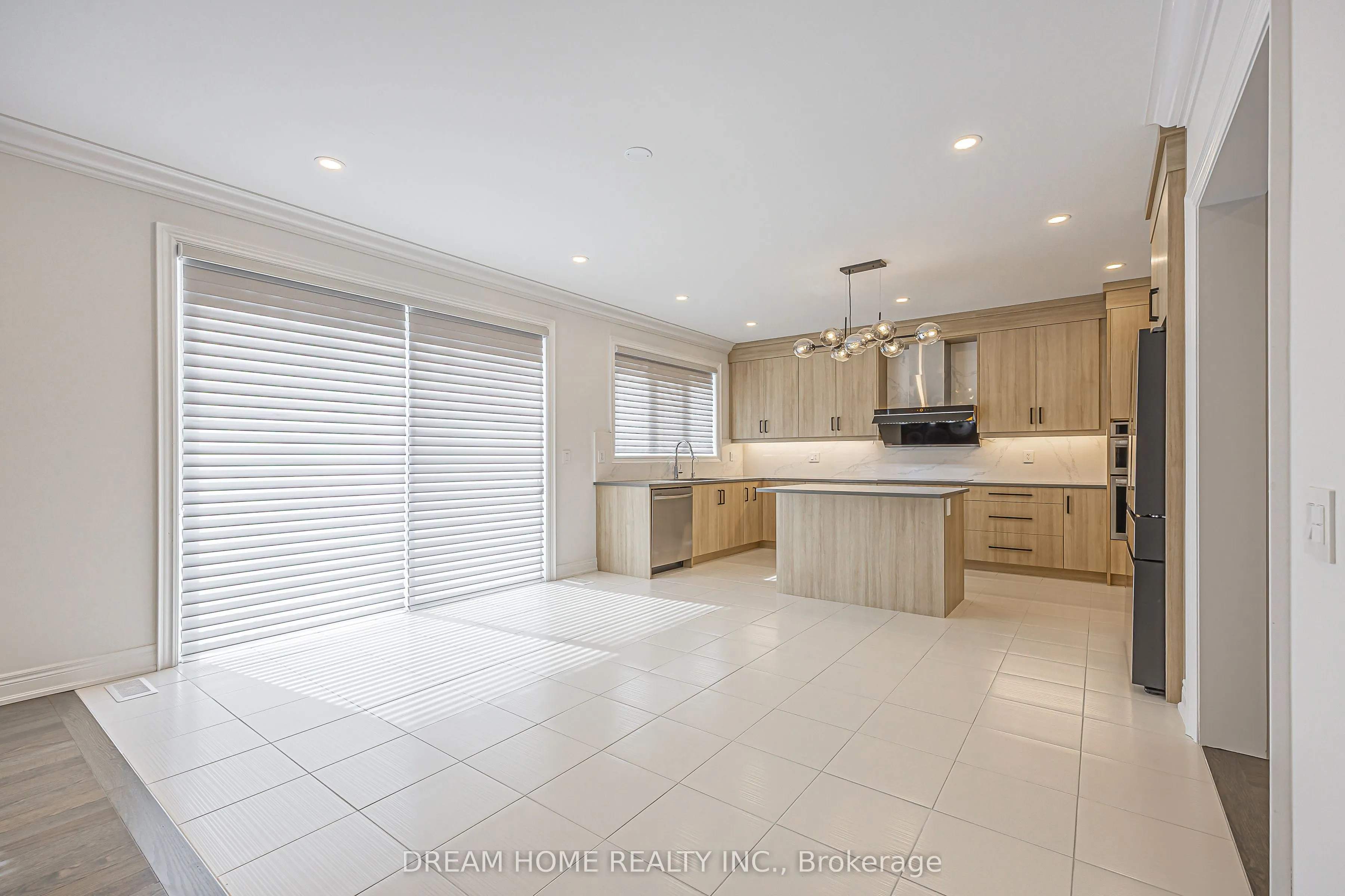 16 Fair Winds Lane
