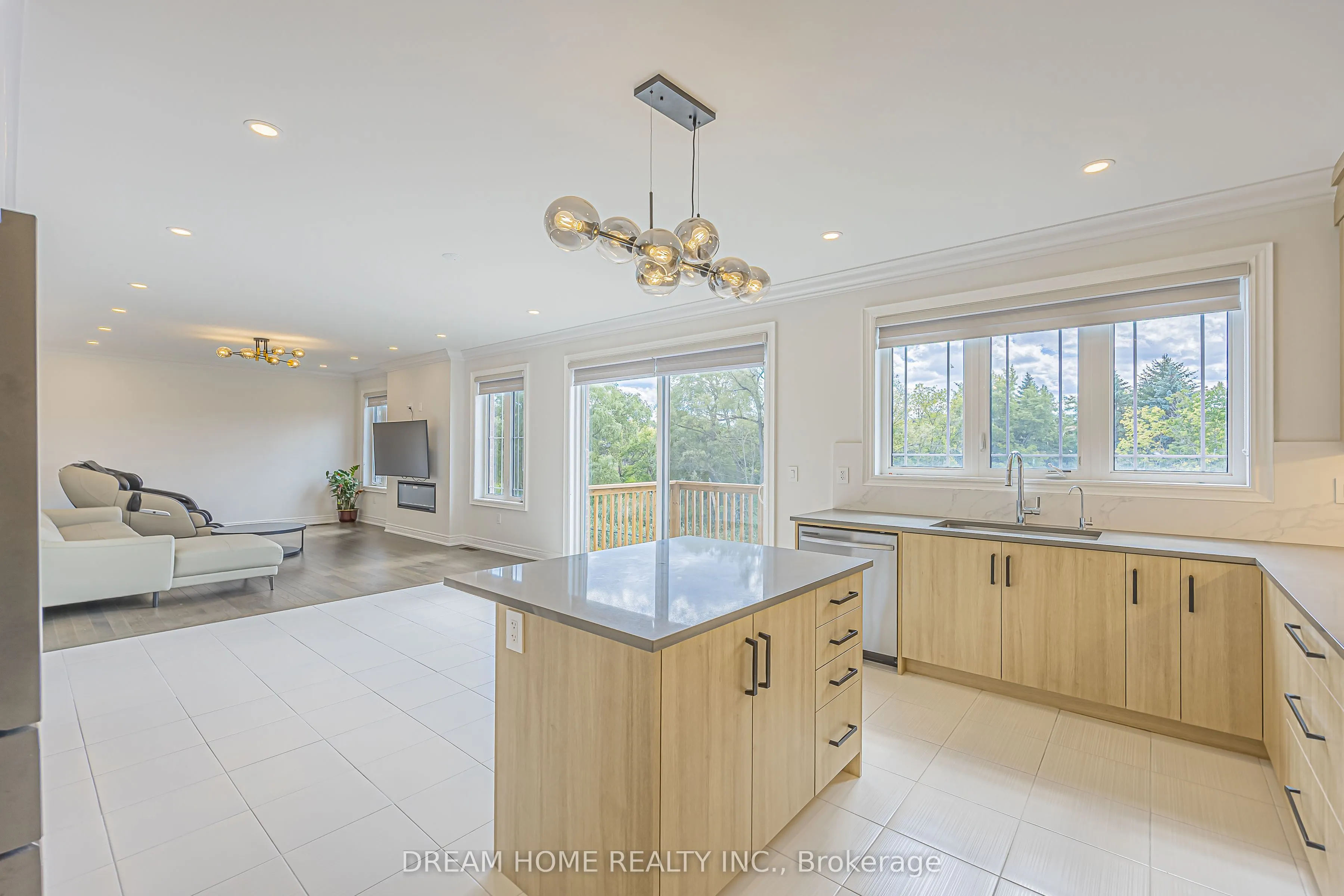 16 Fair Winds Lane