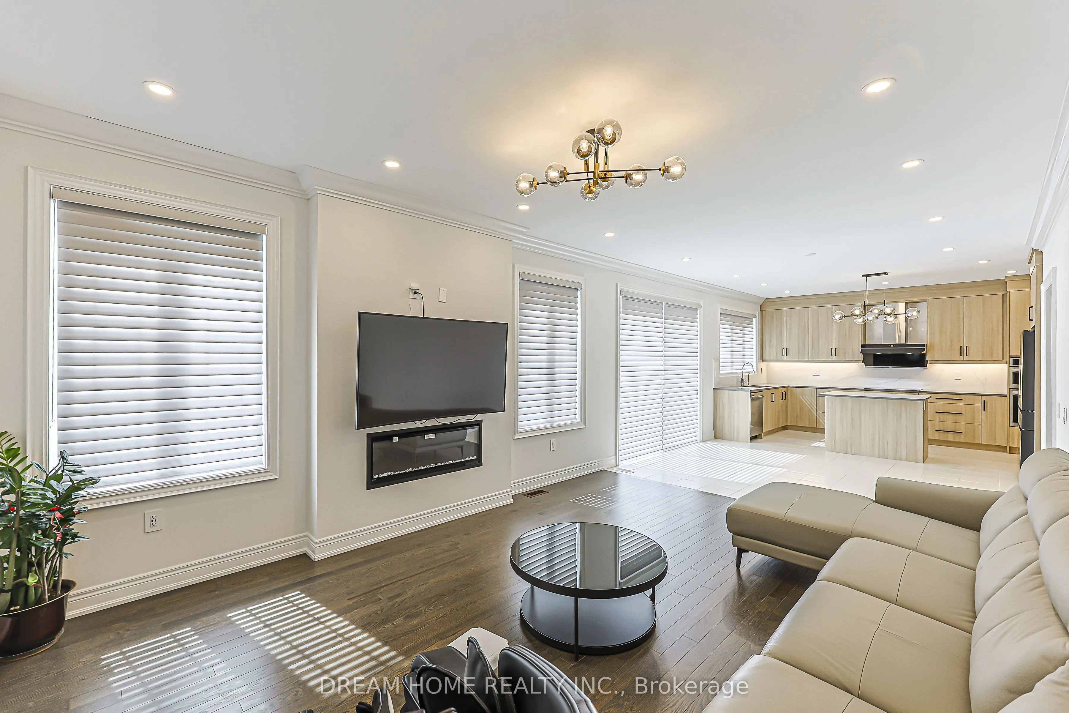 16 Fair Winds Lane