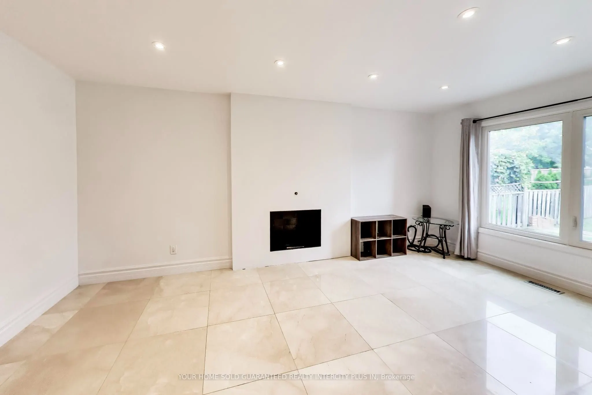 27 Via Nova Drive
