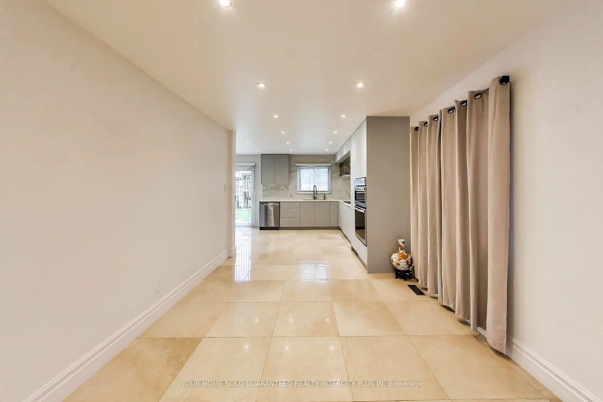 27 Via Nova Drive