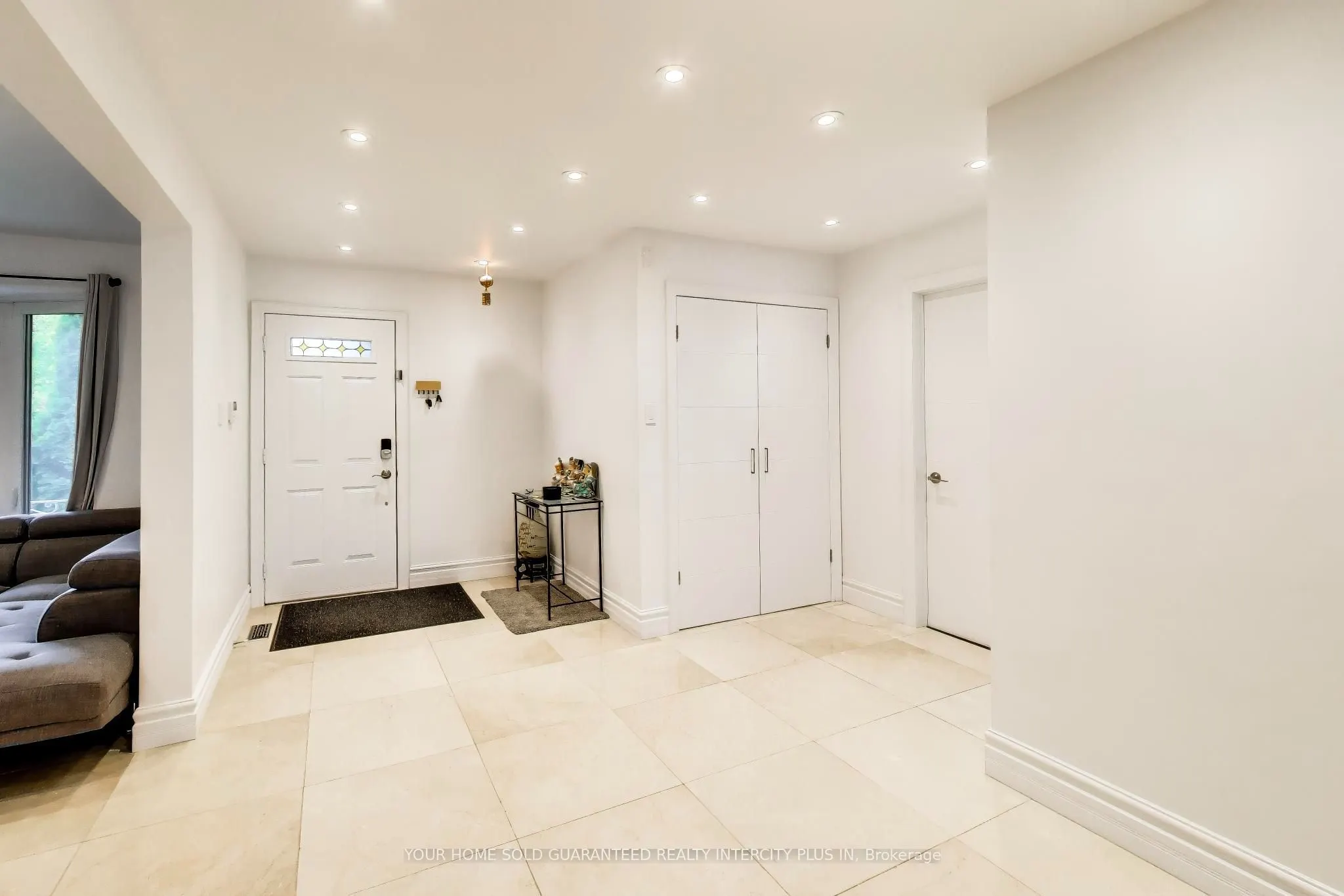 27 Via Nova Drive