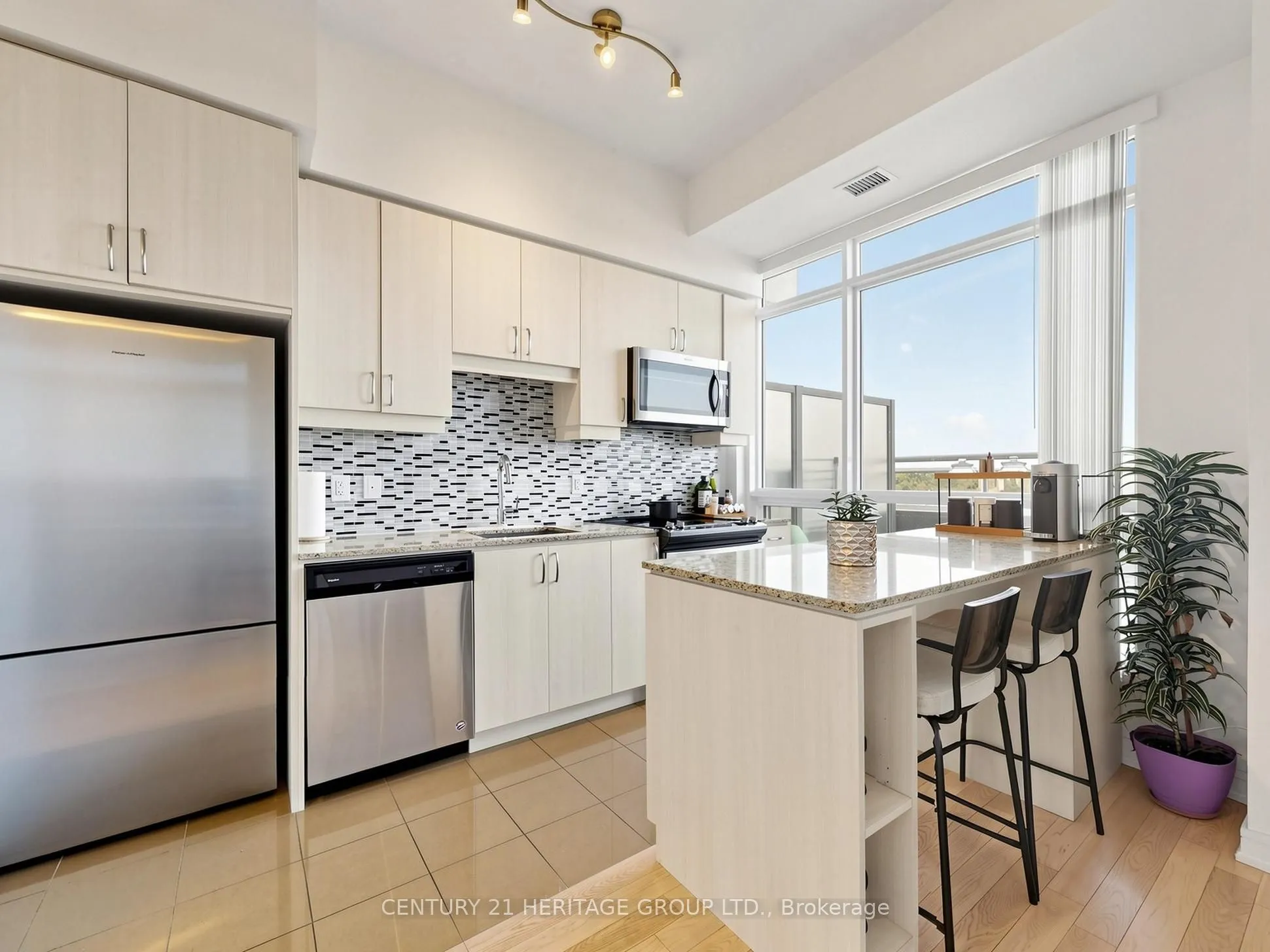 9205 Yonge Street #815