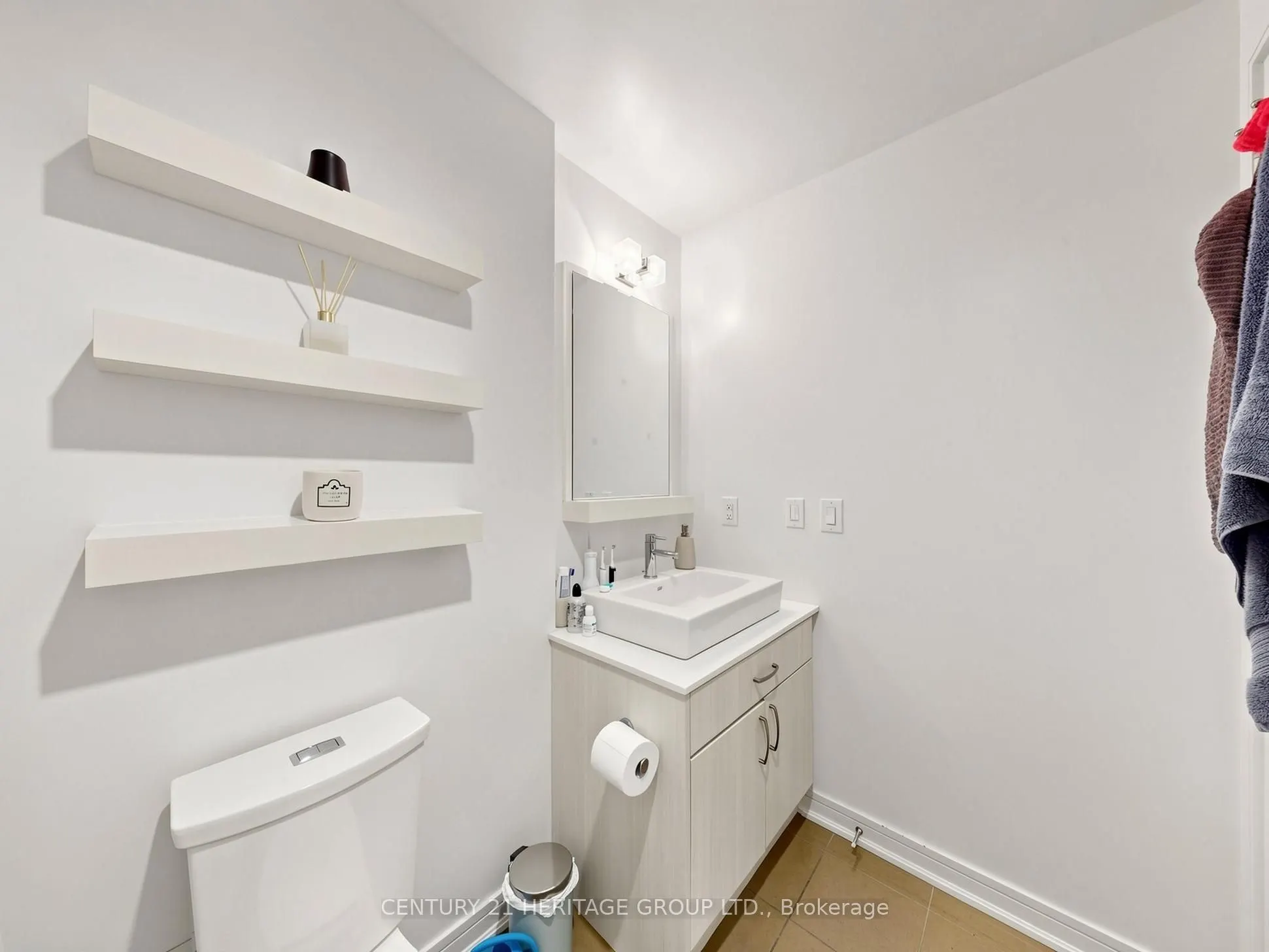 9205 Yonge Street #815