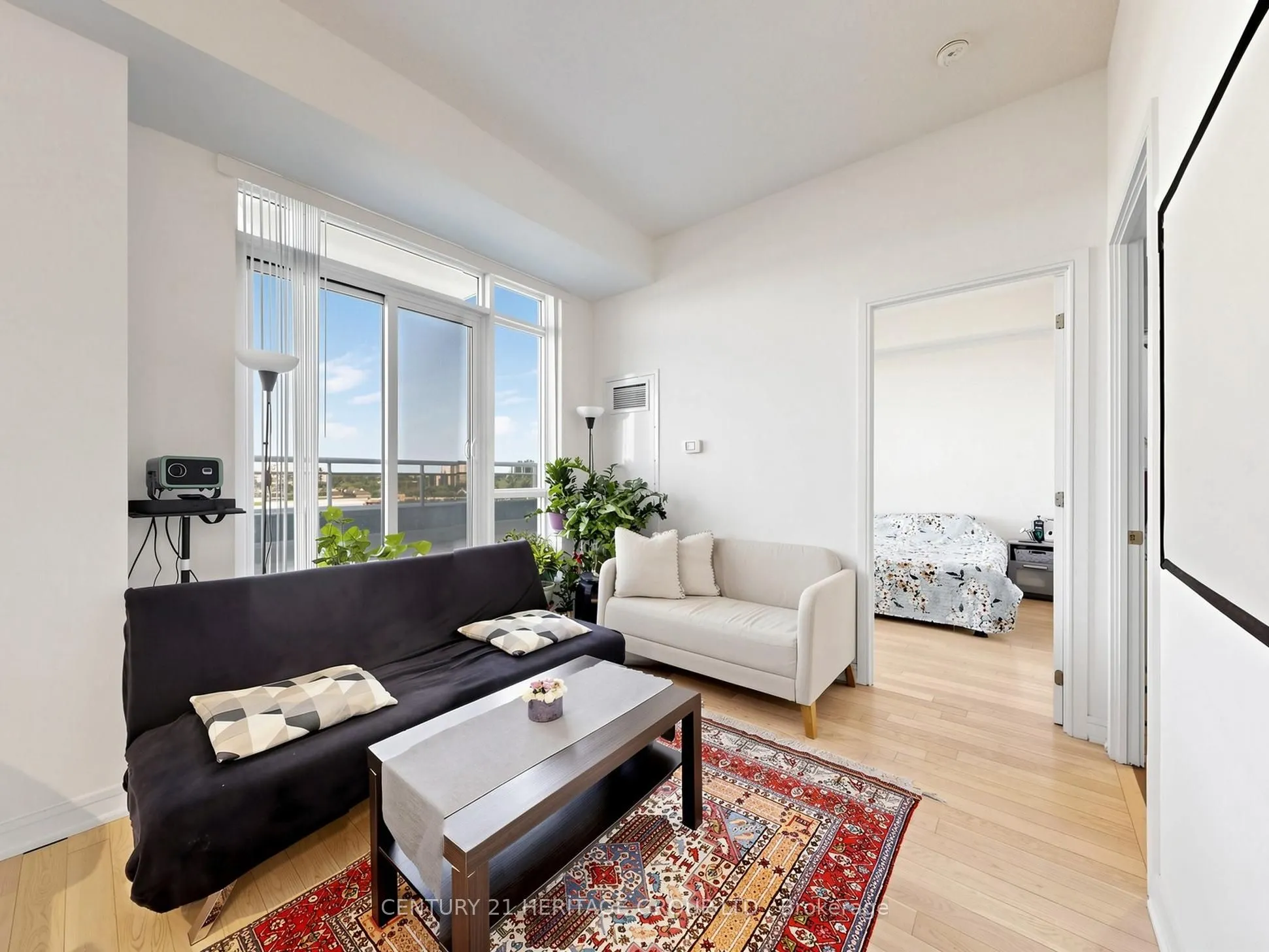 9205 Yonge Street #815