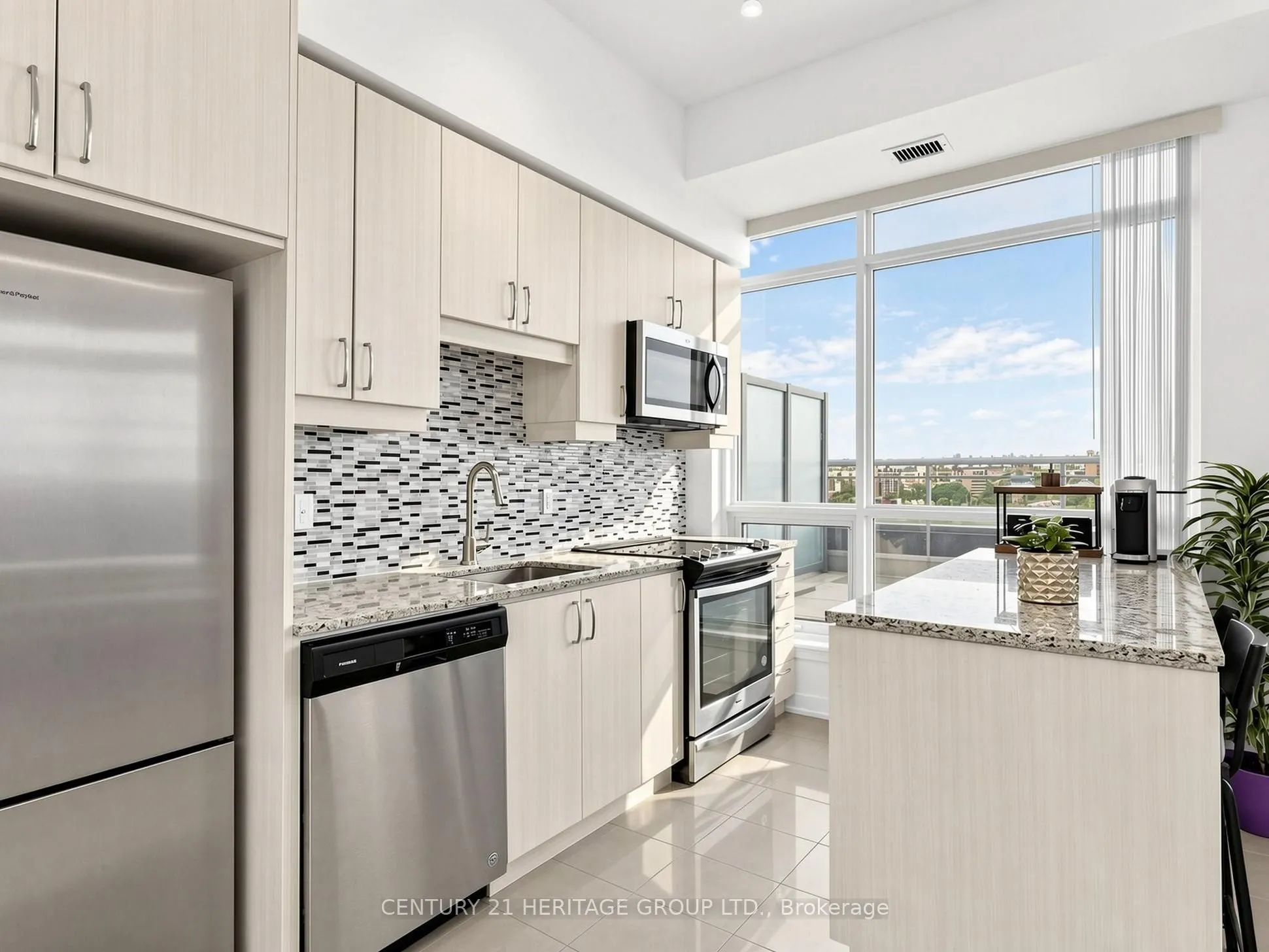 9205 Yonge Street #815