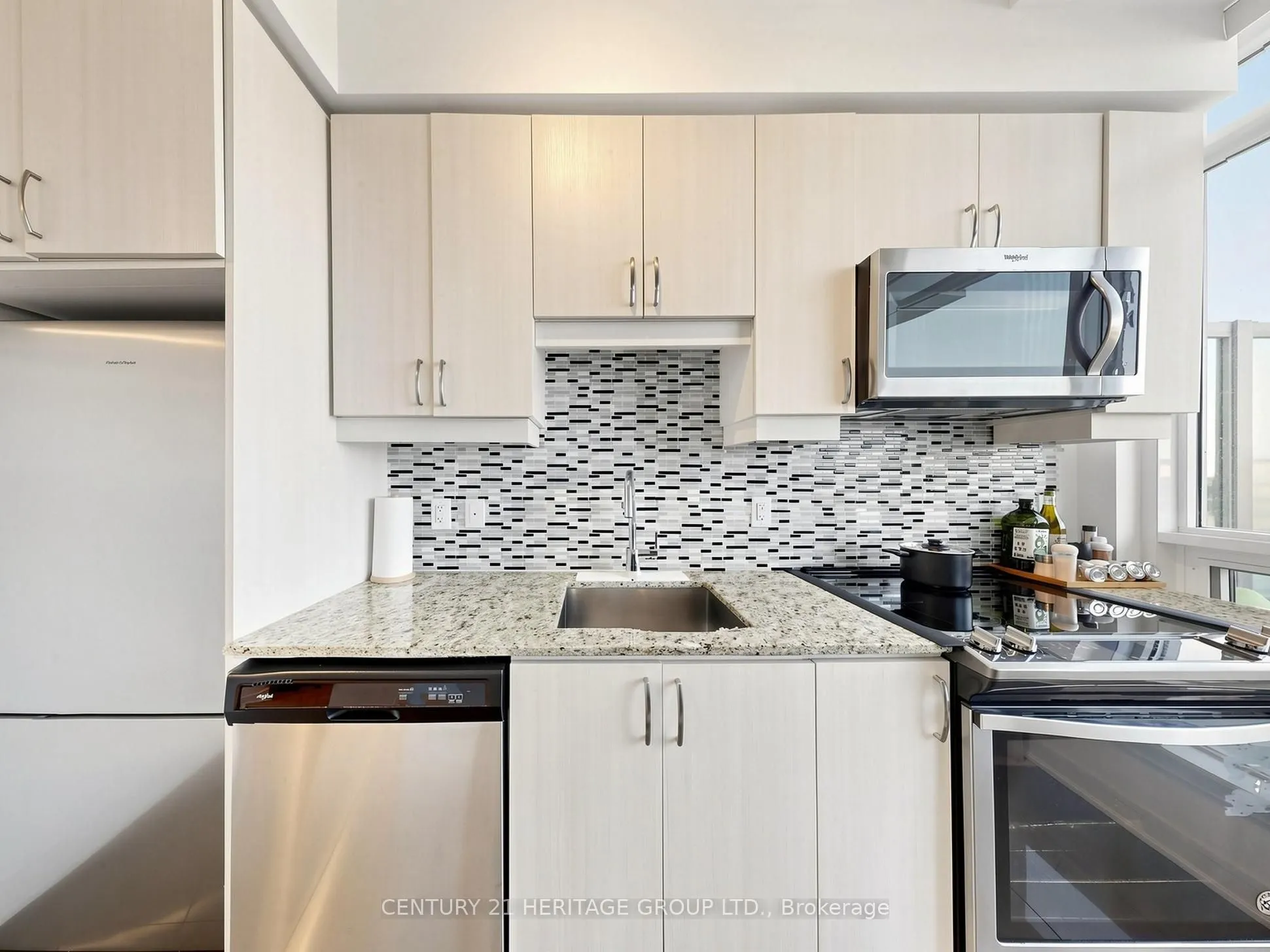 9205 Yonge Street #815
