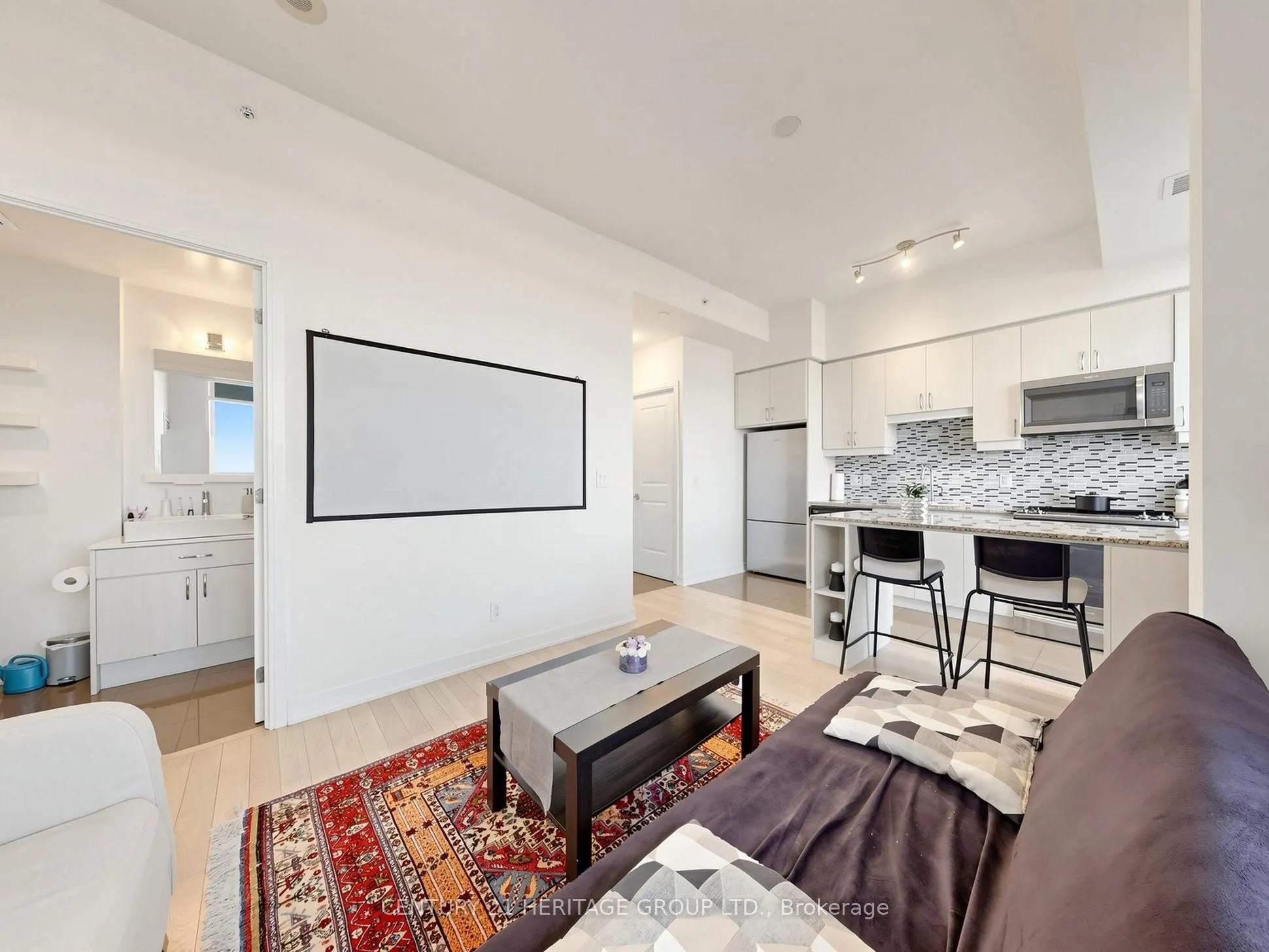 9205 Yonge Street #815