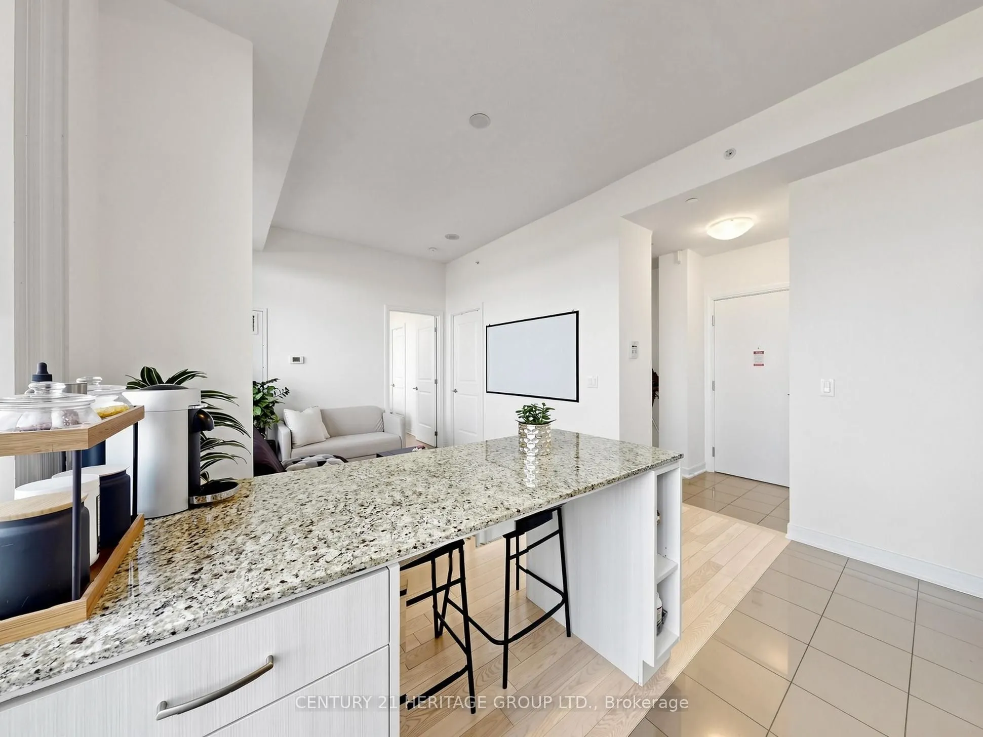 9205 Yonge Street #815