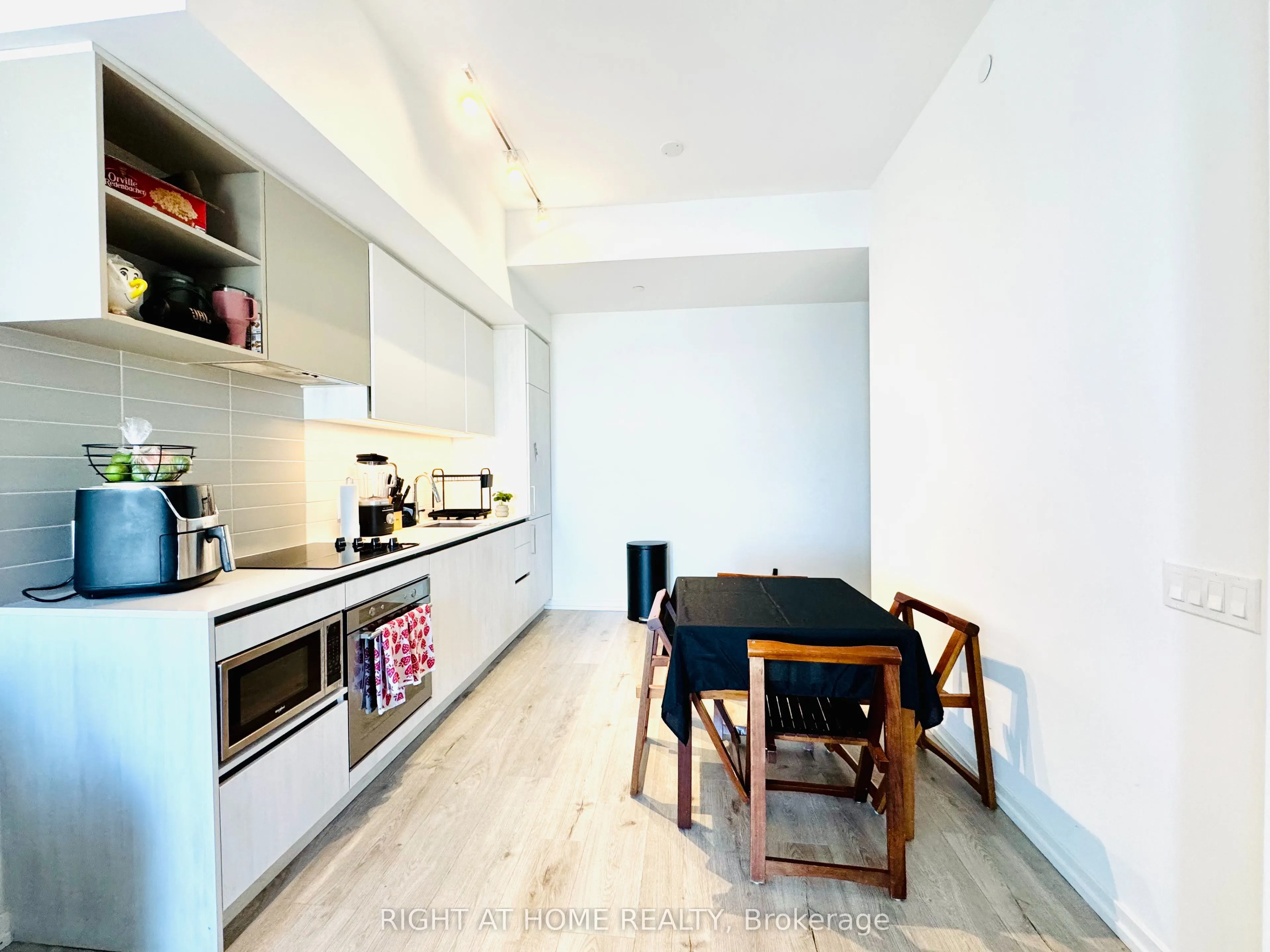 1000 Portage Parkway #2715