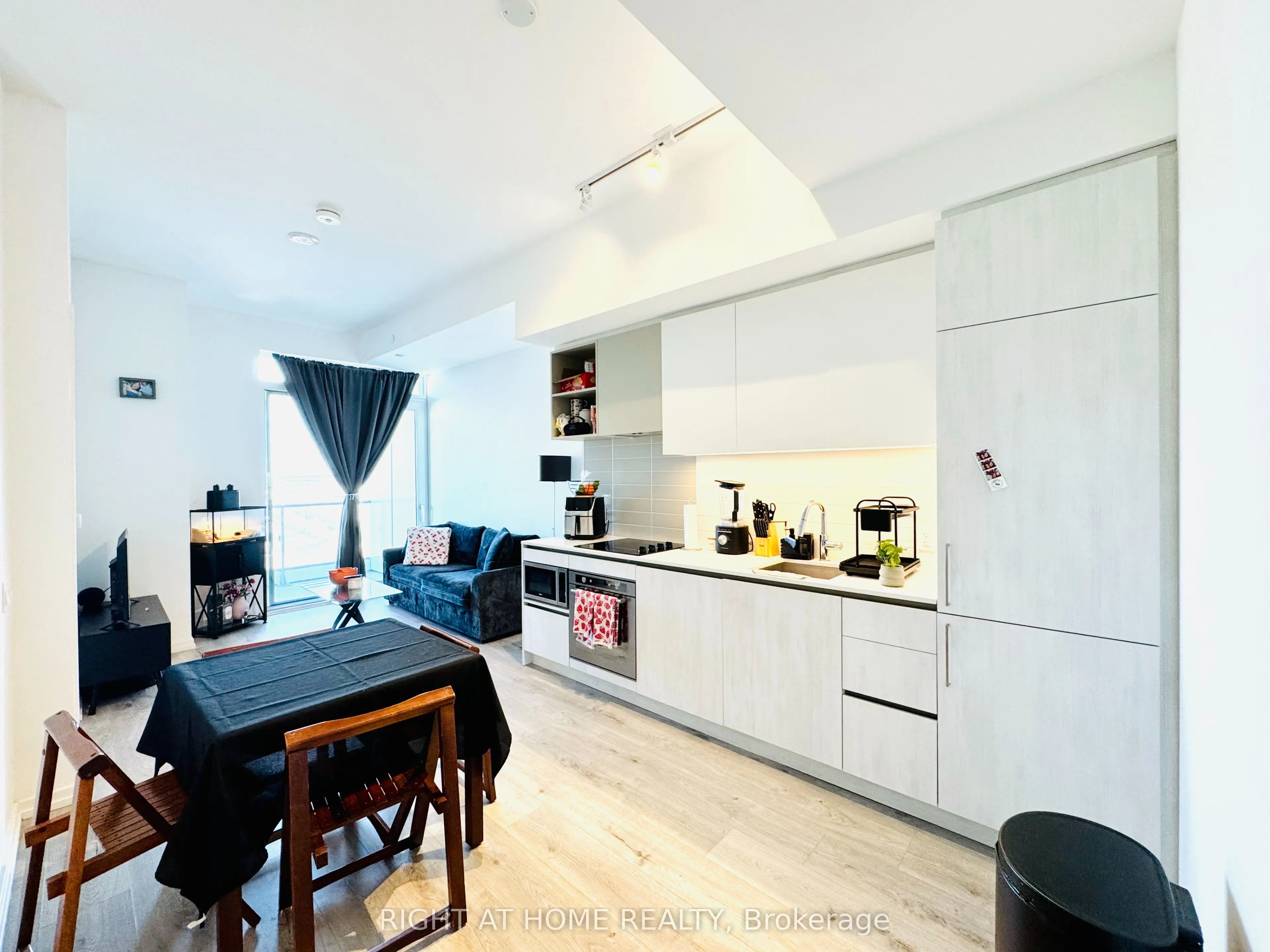 1000 Portage Parkway #2715