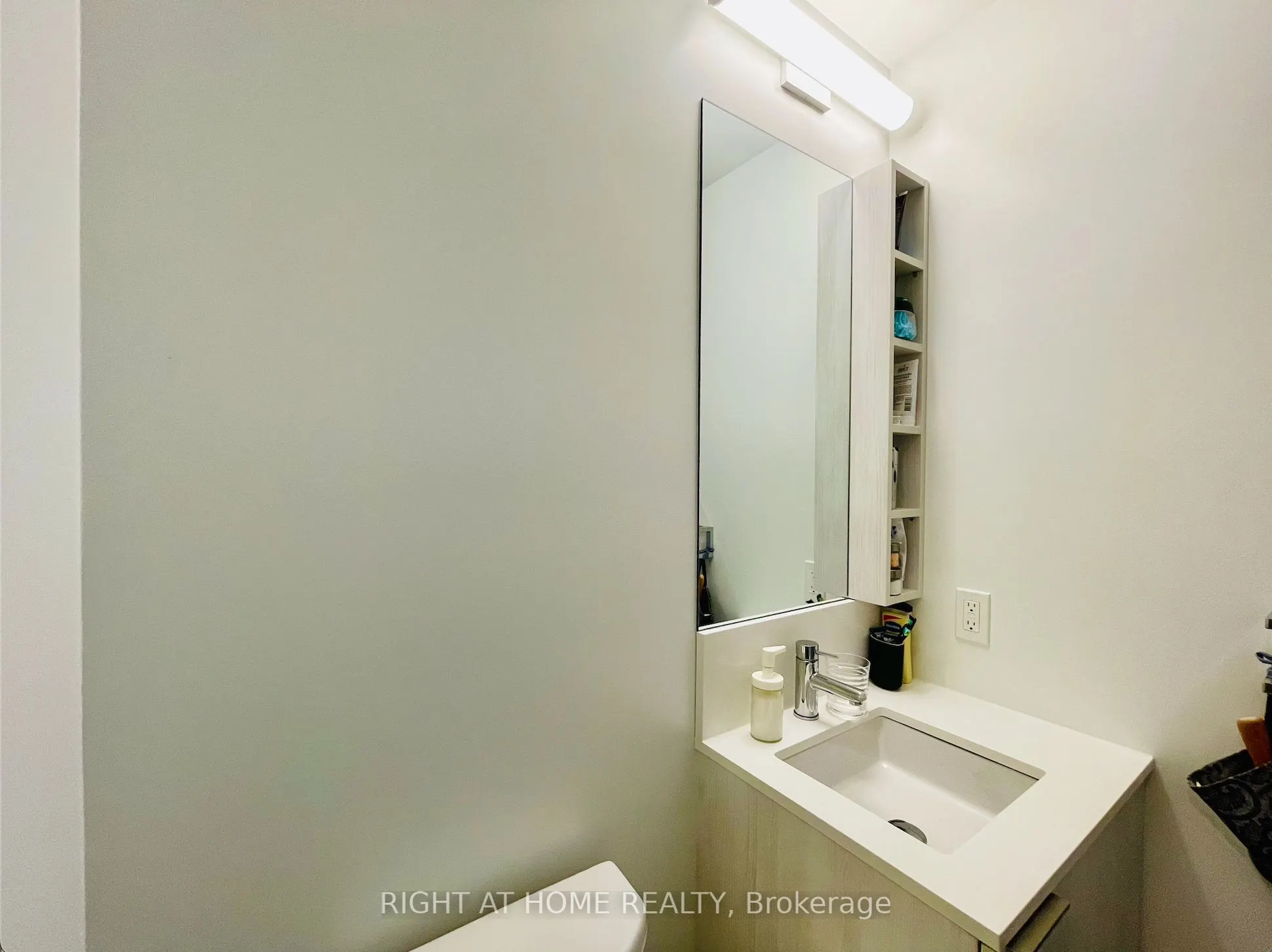 1000 Portage Parkway #2715