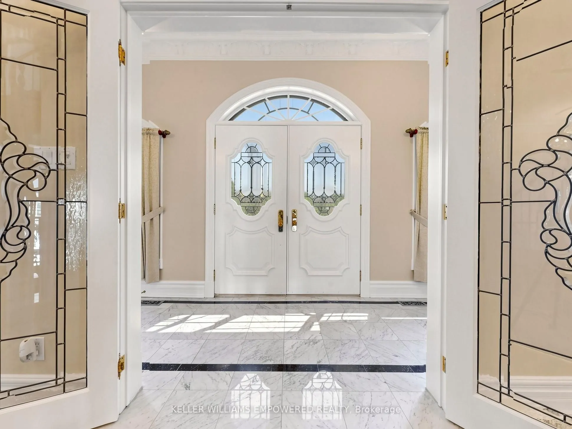 7 Deer Run Court