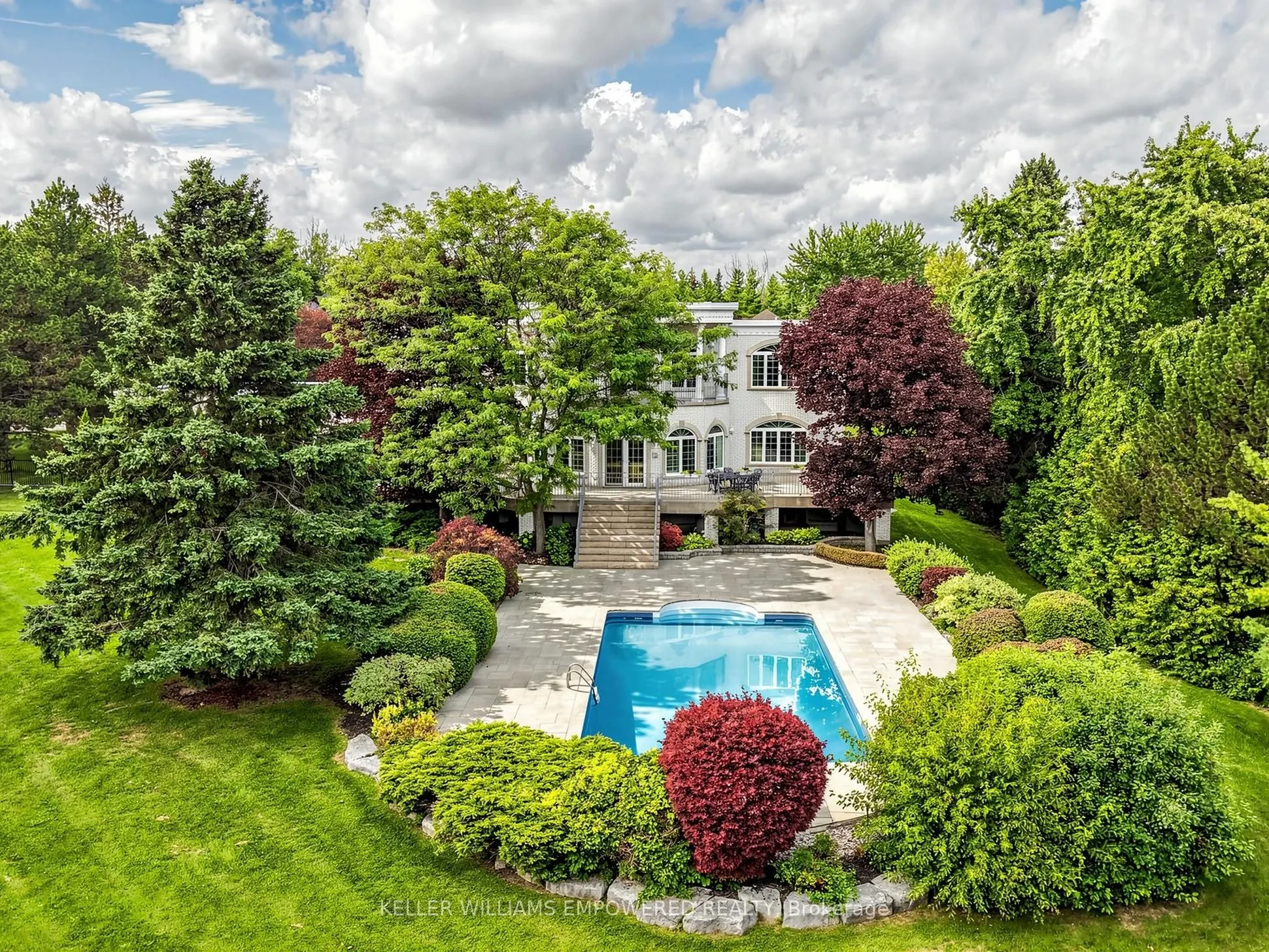 7 Deer Run Court