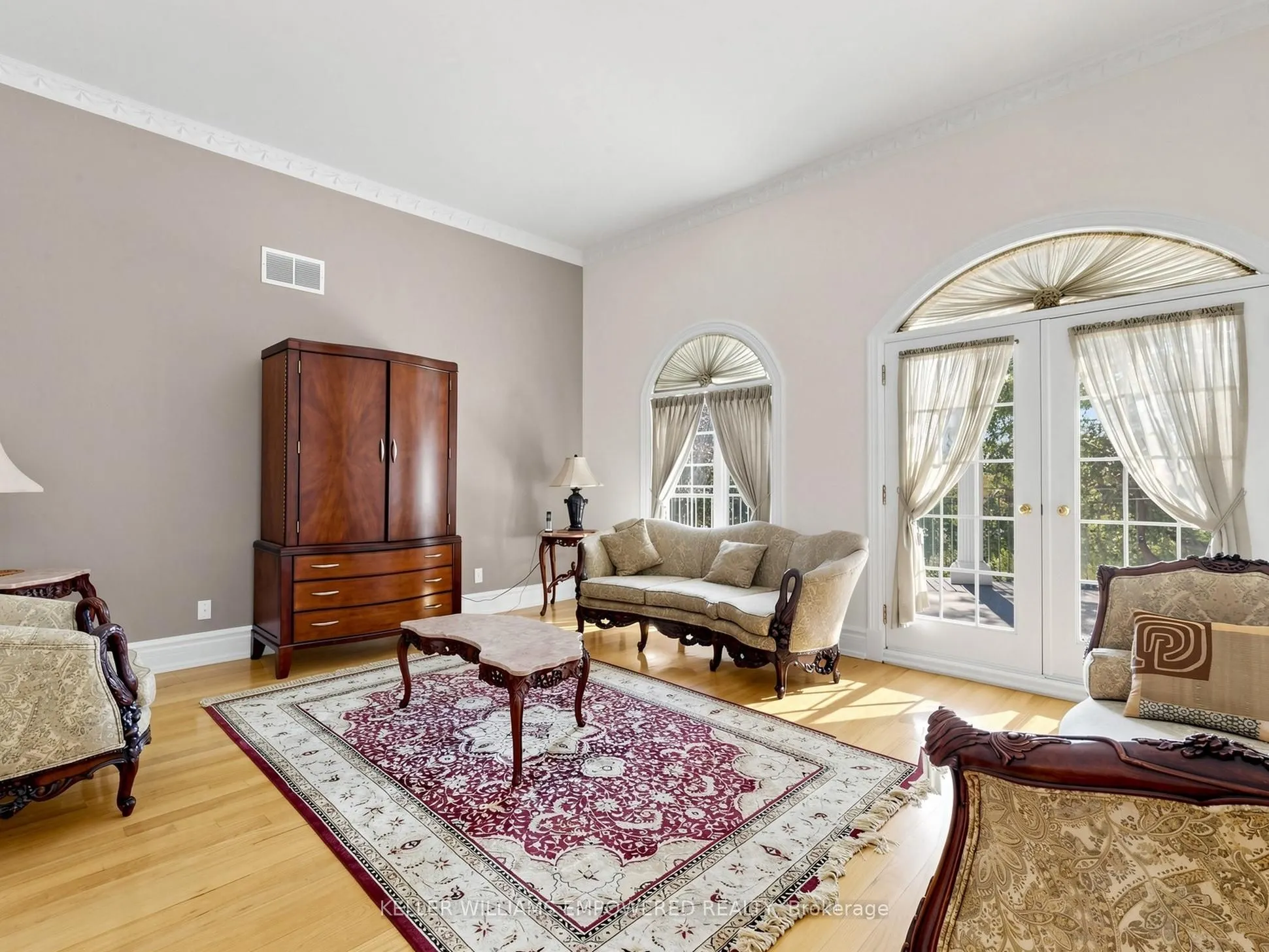 7 Deer Run Court