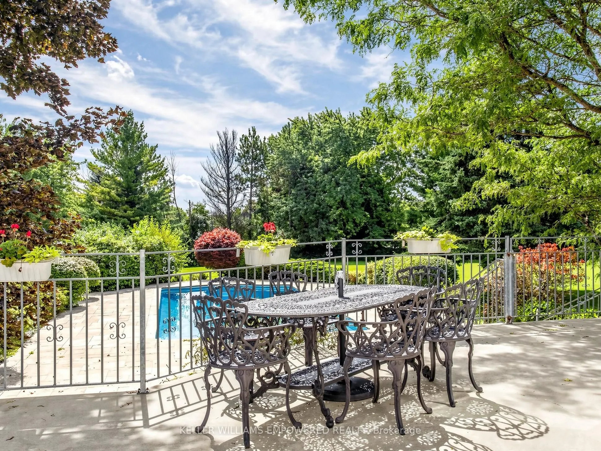 7 Deer Run Court