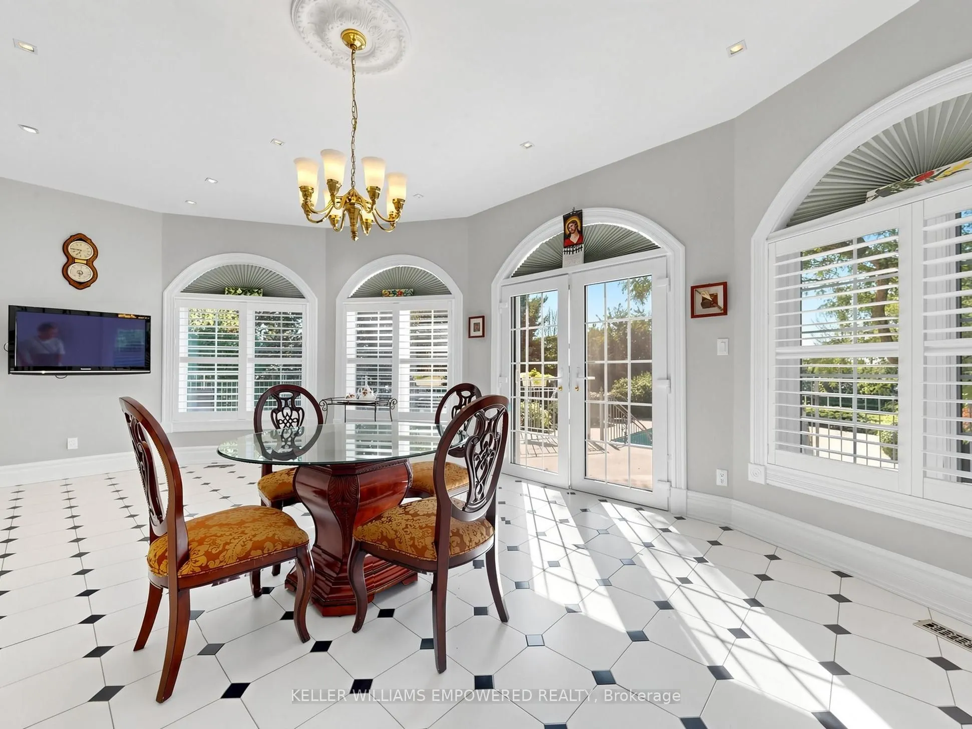 7 Deer Run Court