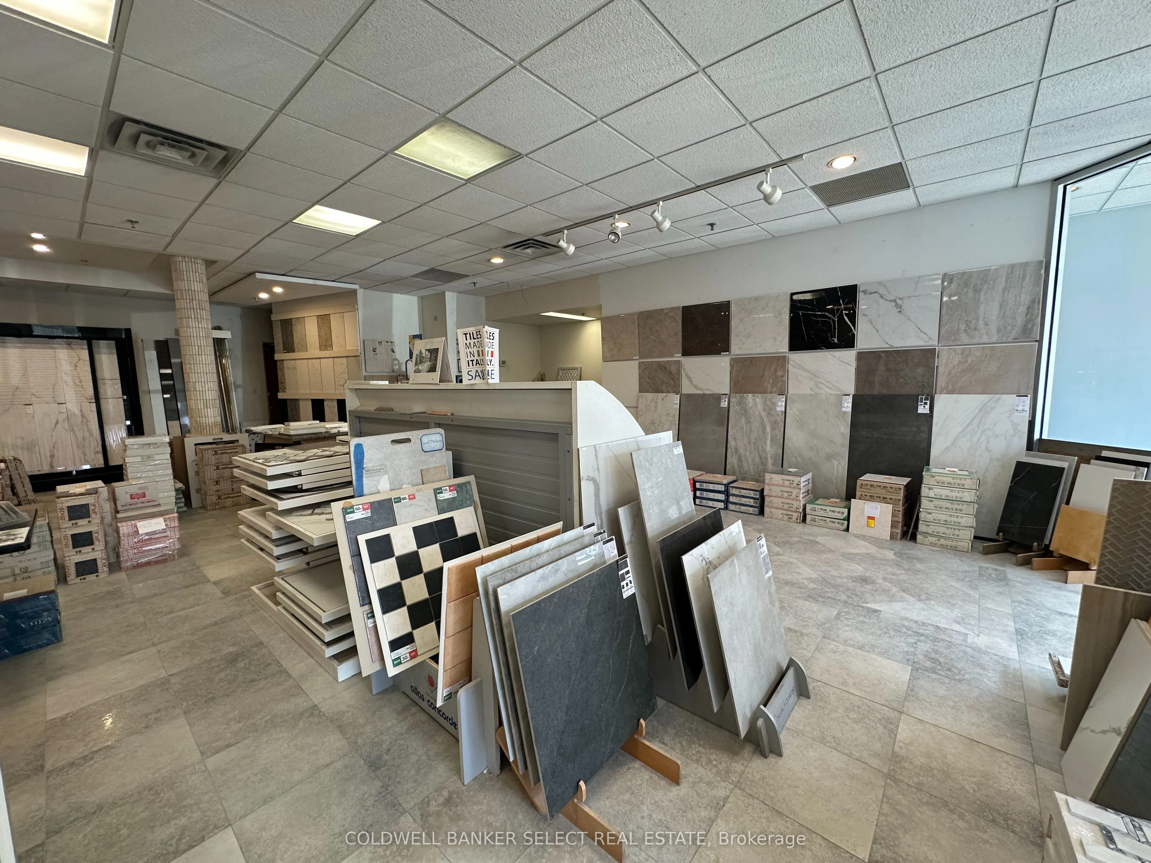 8111 Jane Street #4, Main Floor