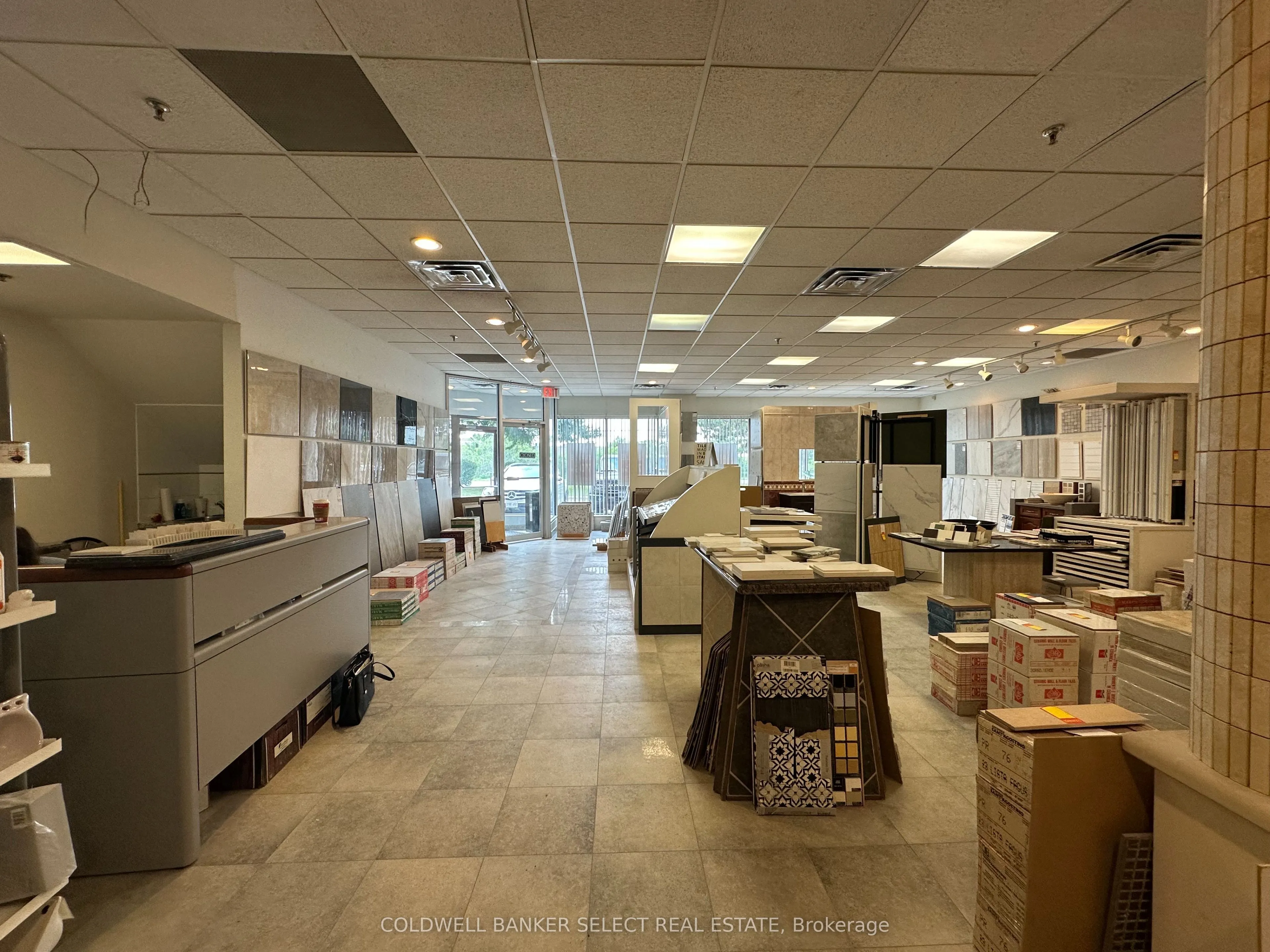8111 Jane Street #4, Main Floor