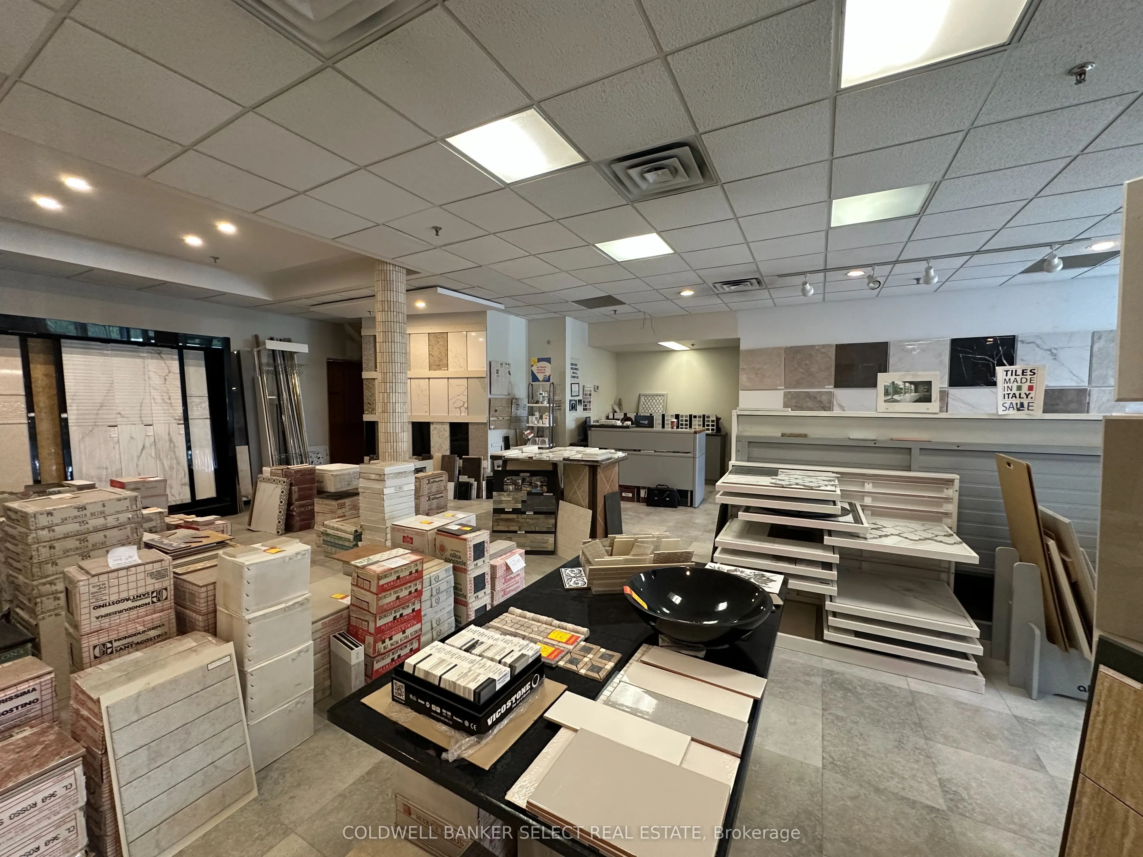8111 Jane Street #4, Main Floor