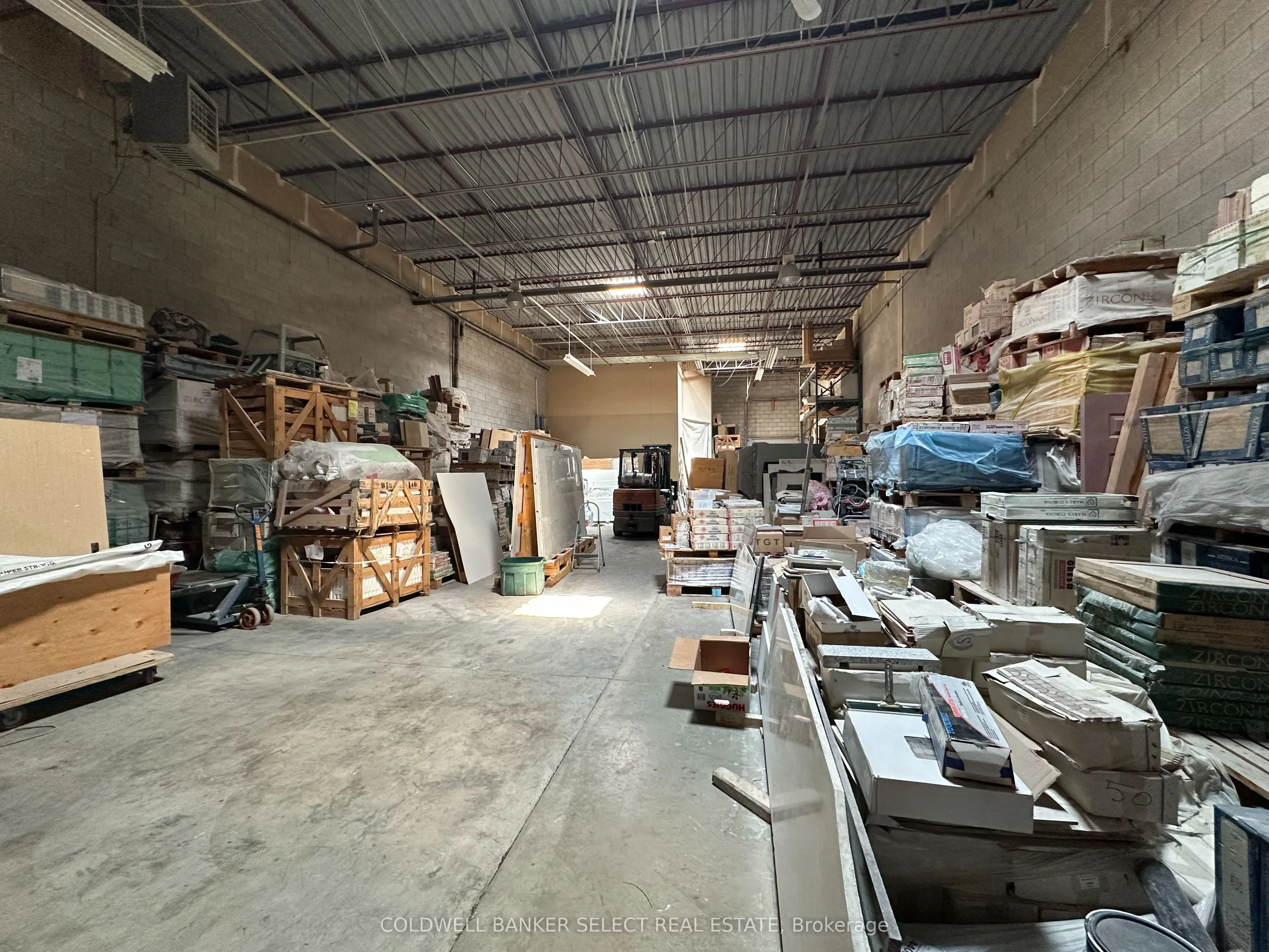 8111 Jane Street #4, Main Floor