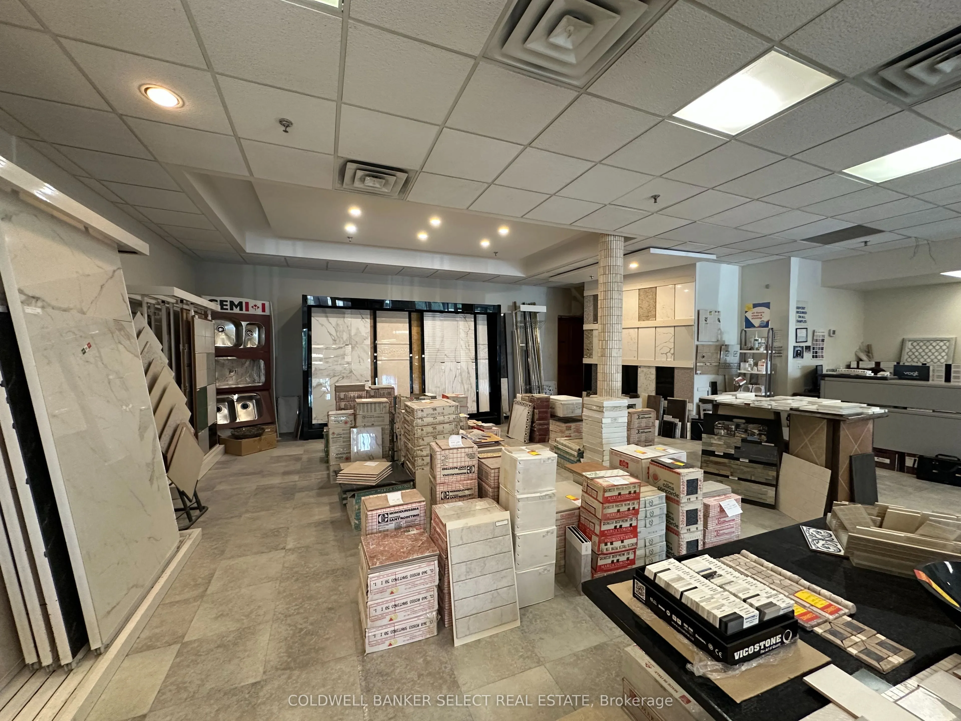 8111 Jane Street #4, Main Floor