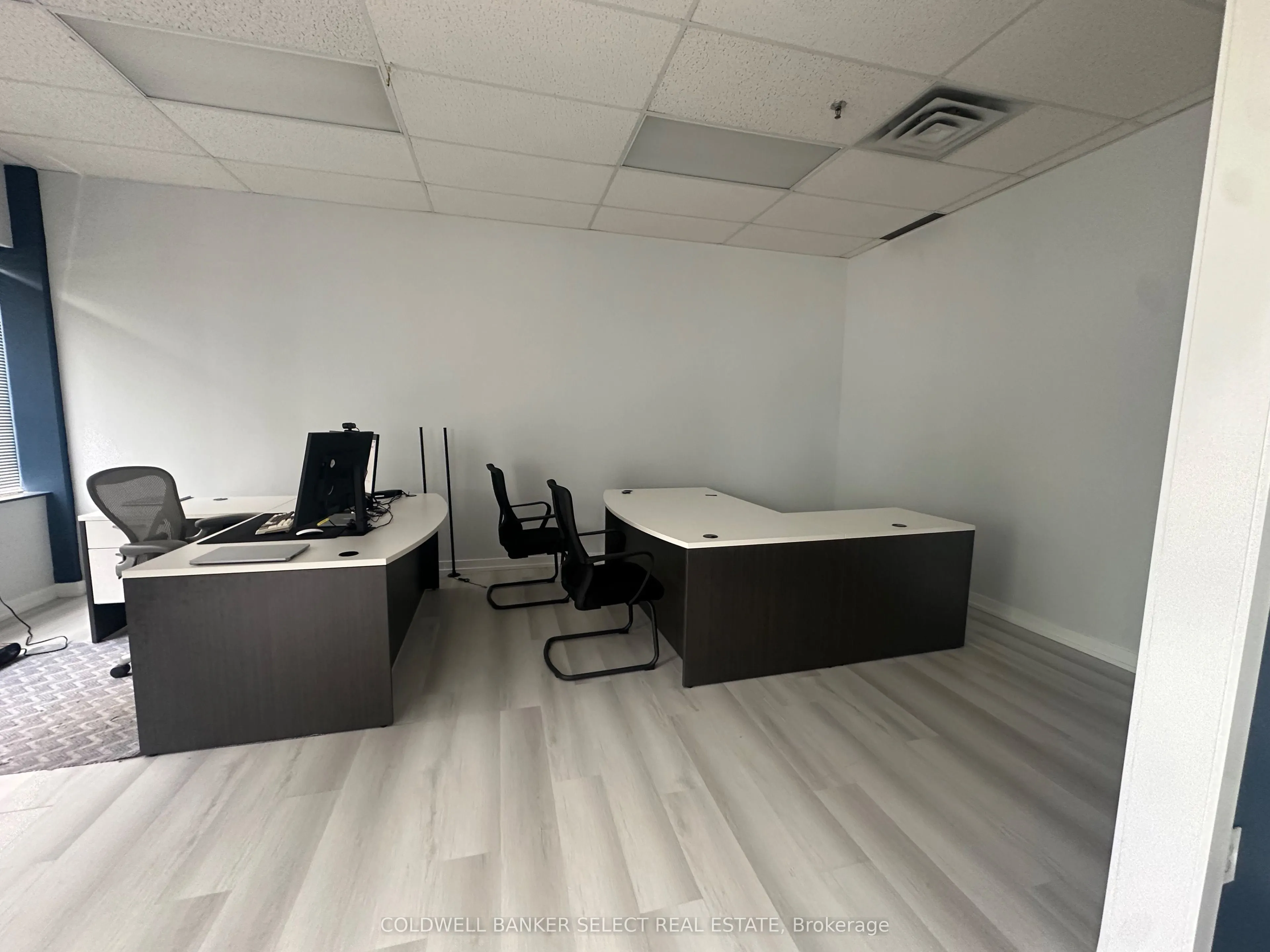 8111 Jane Street #4, Main Floor