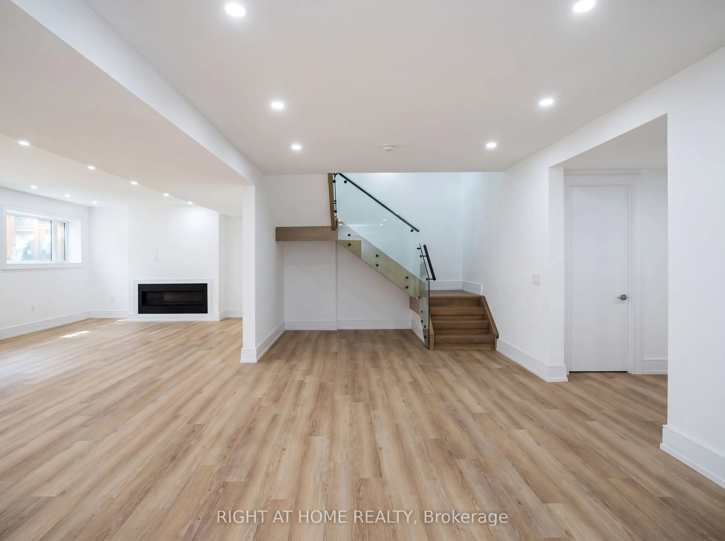 15 Orlon Crescent