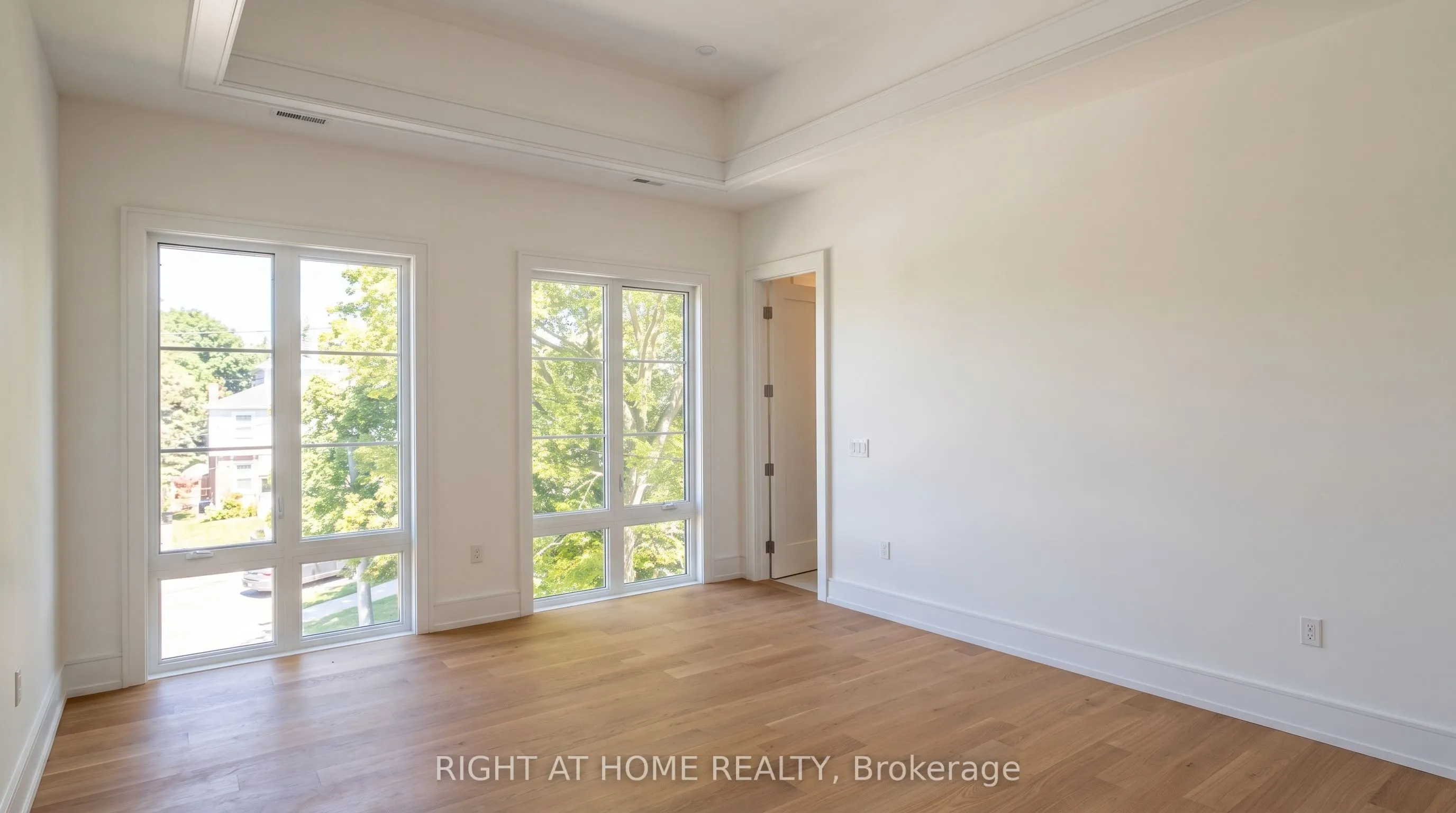 15 Orlon Crescent