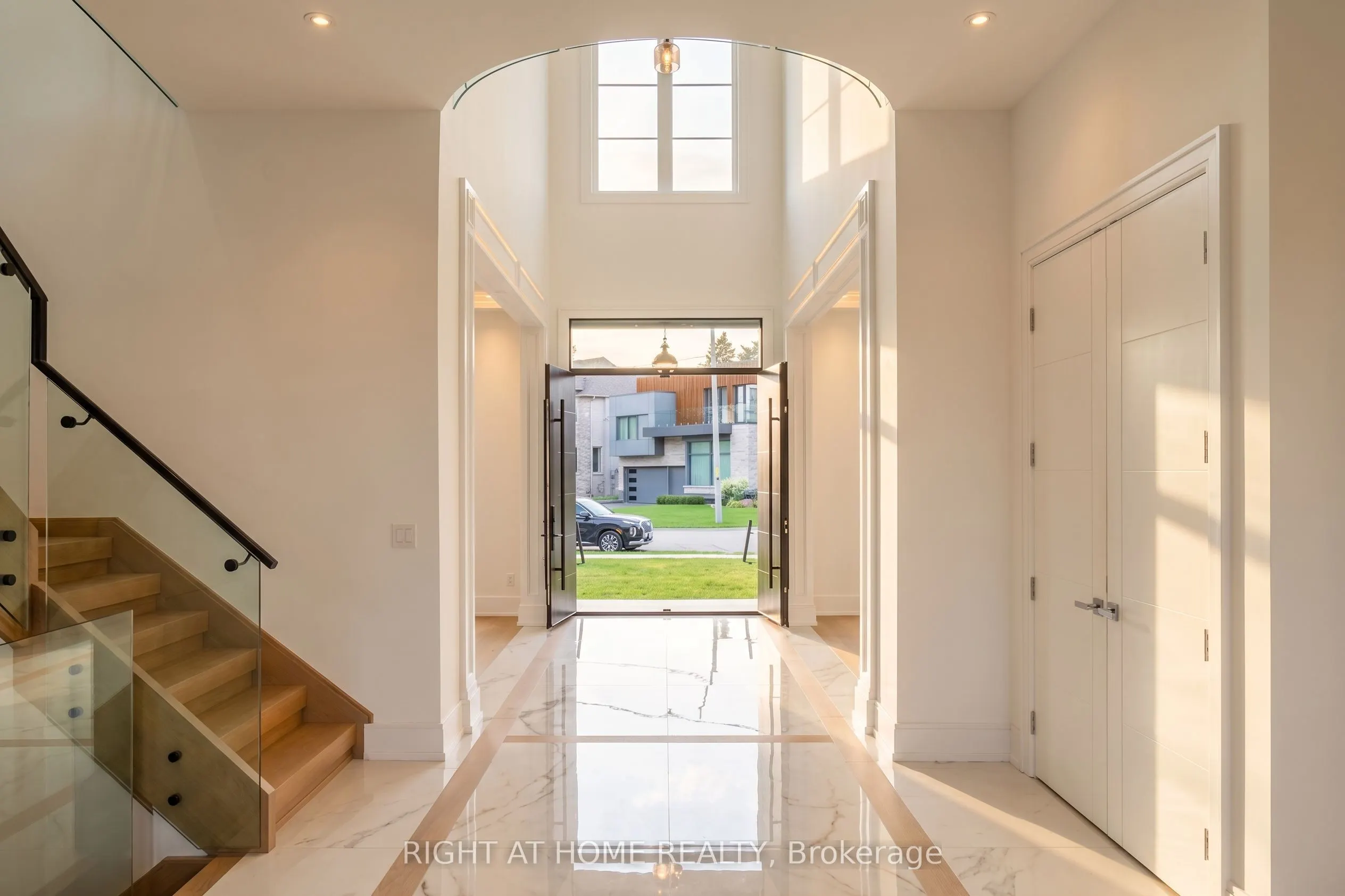15 Orlon Crescent