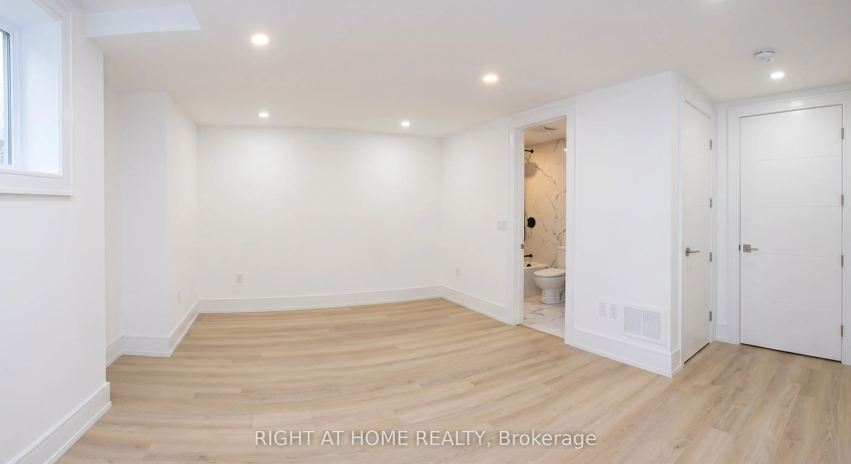 15 Orlon Crescent