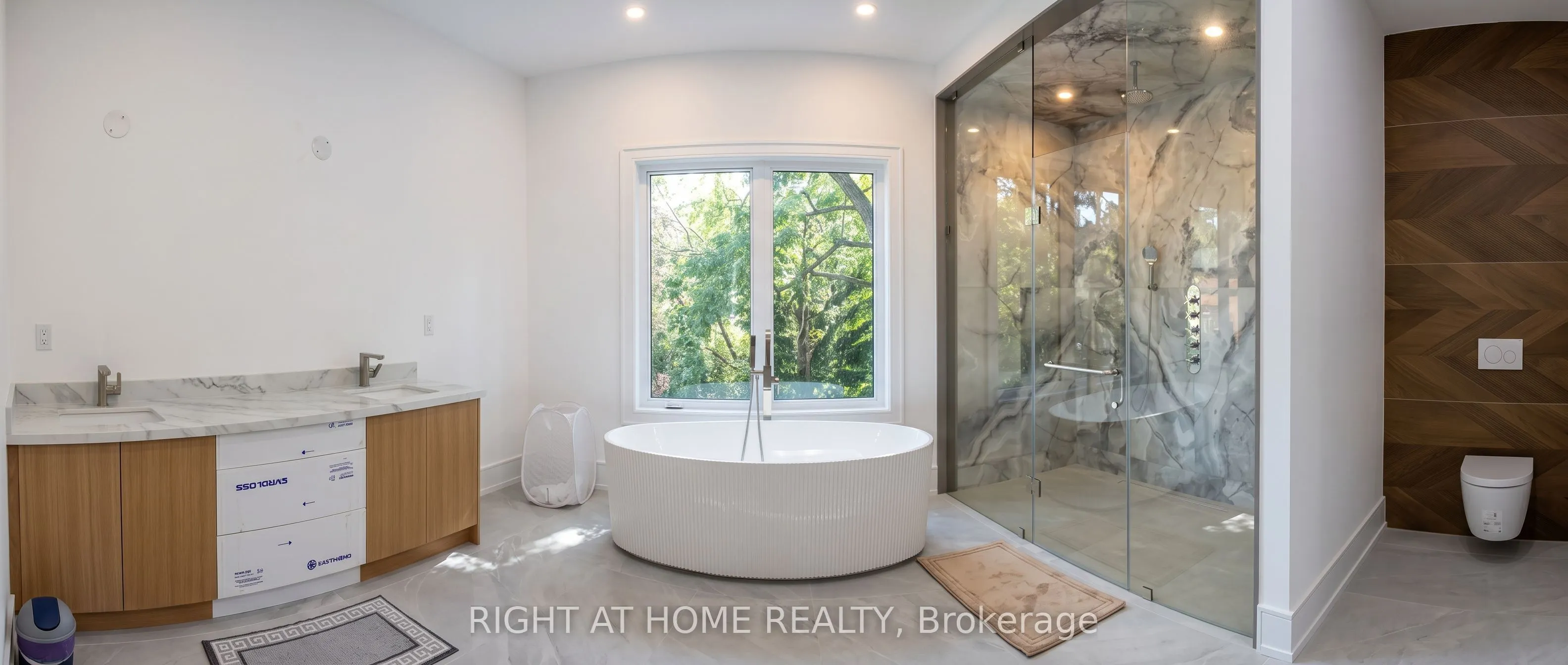 15 Orlon Crescent