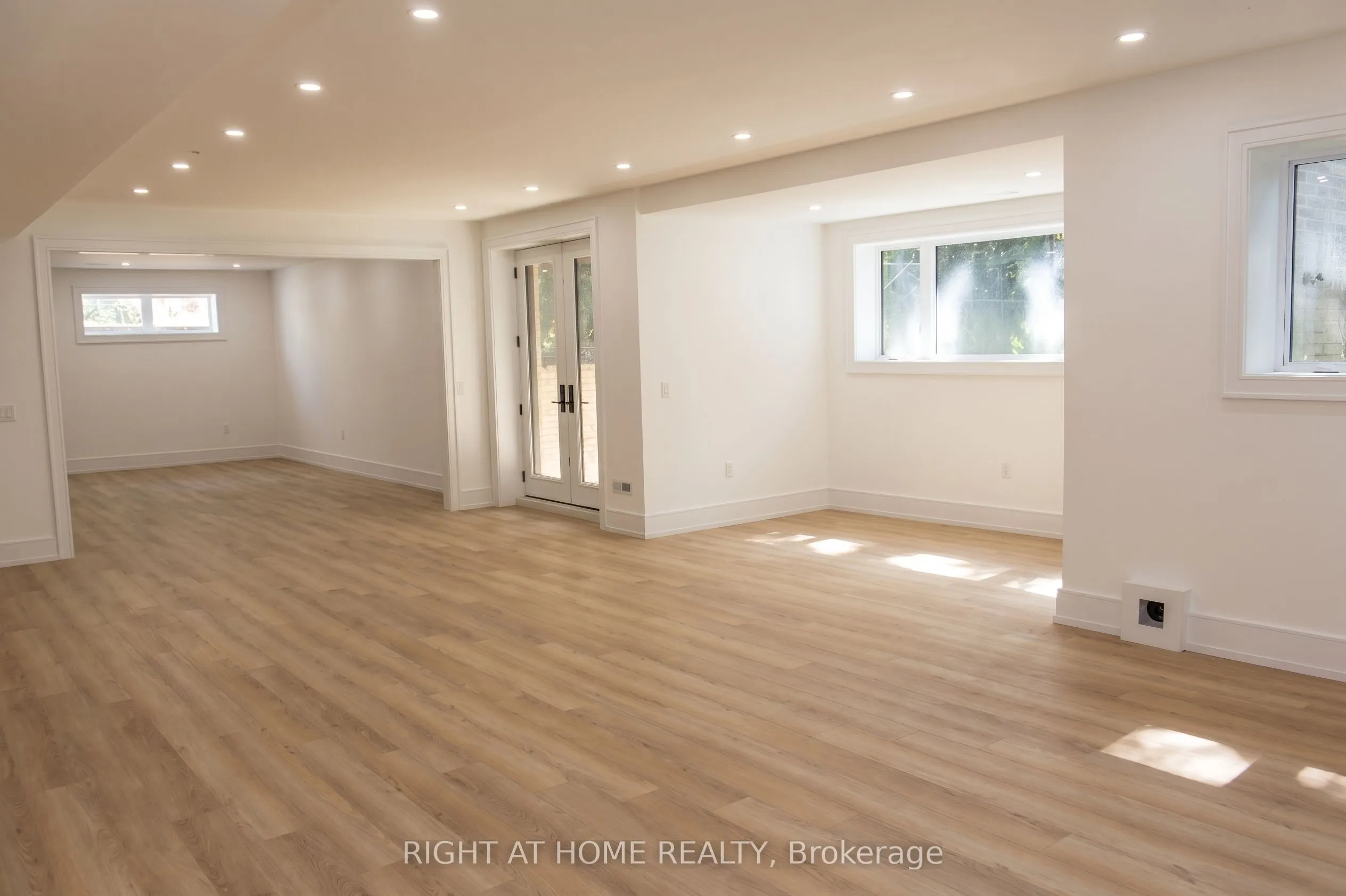 15 Orlon Crescent