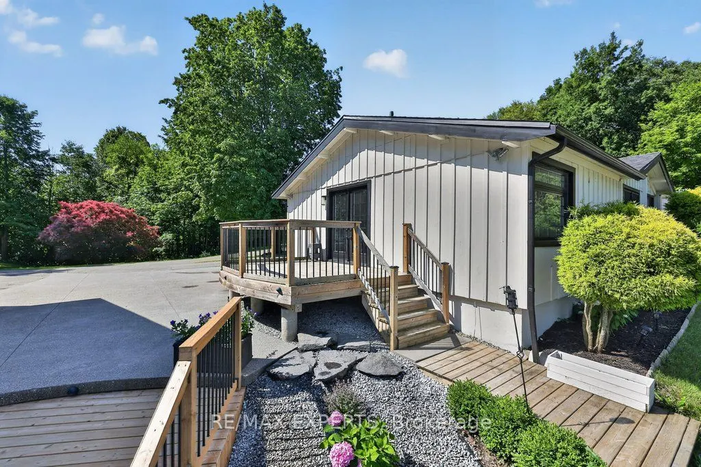 5502 16th Side Road
