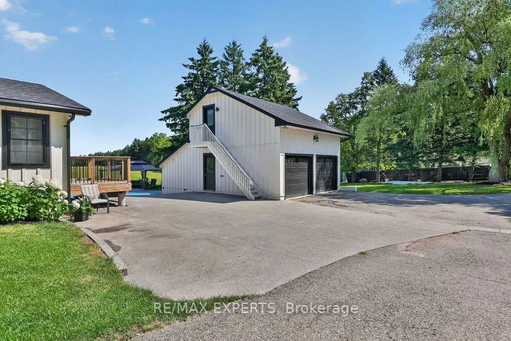 5502 16th Side Road